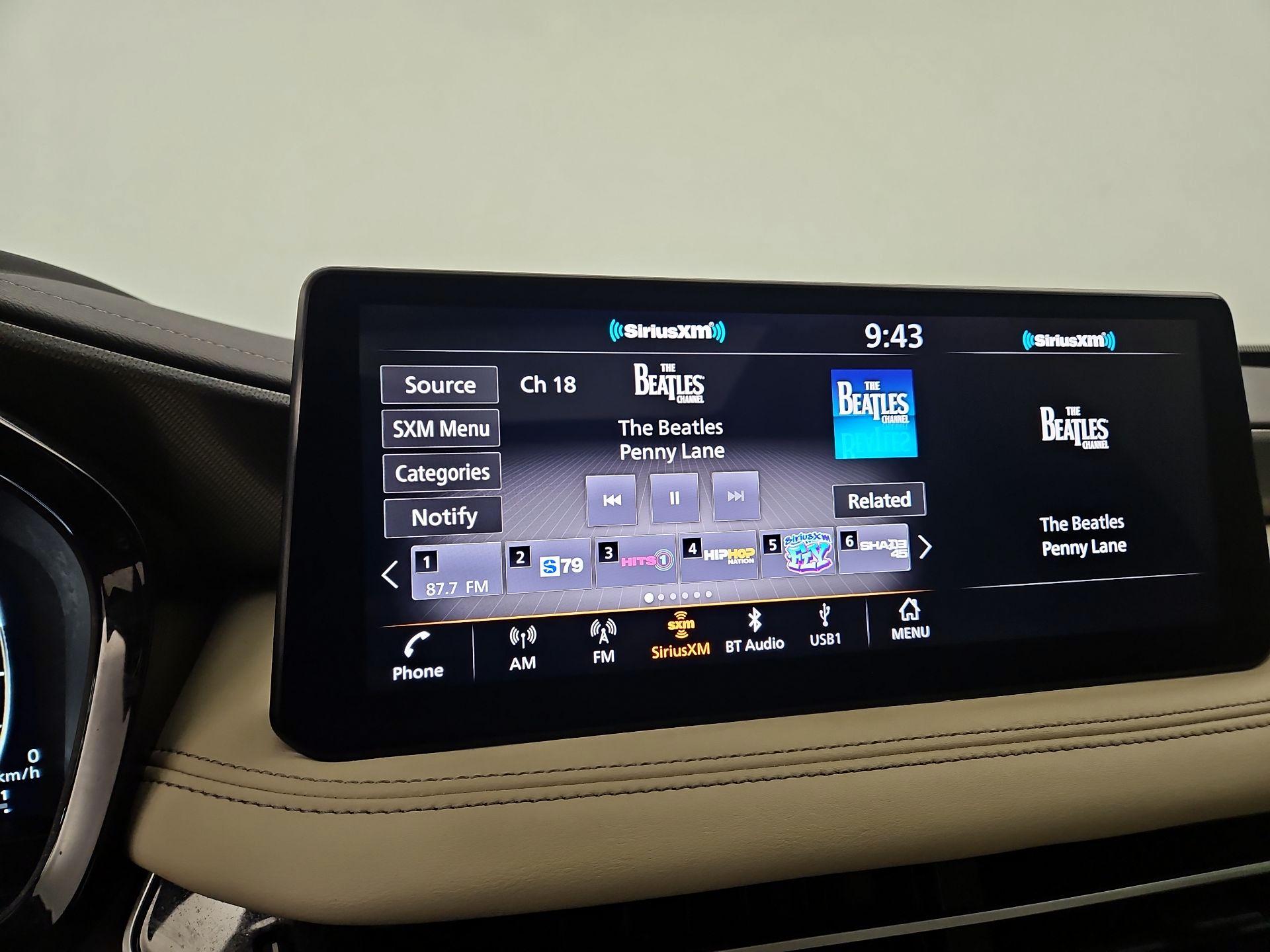 Thumbnail: 2023 INFINITI QX60 - 16