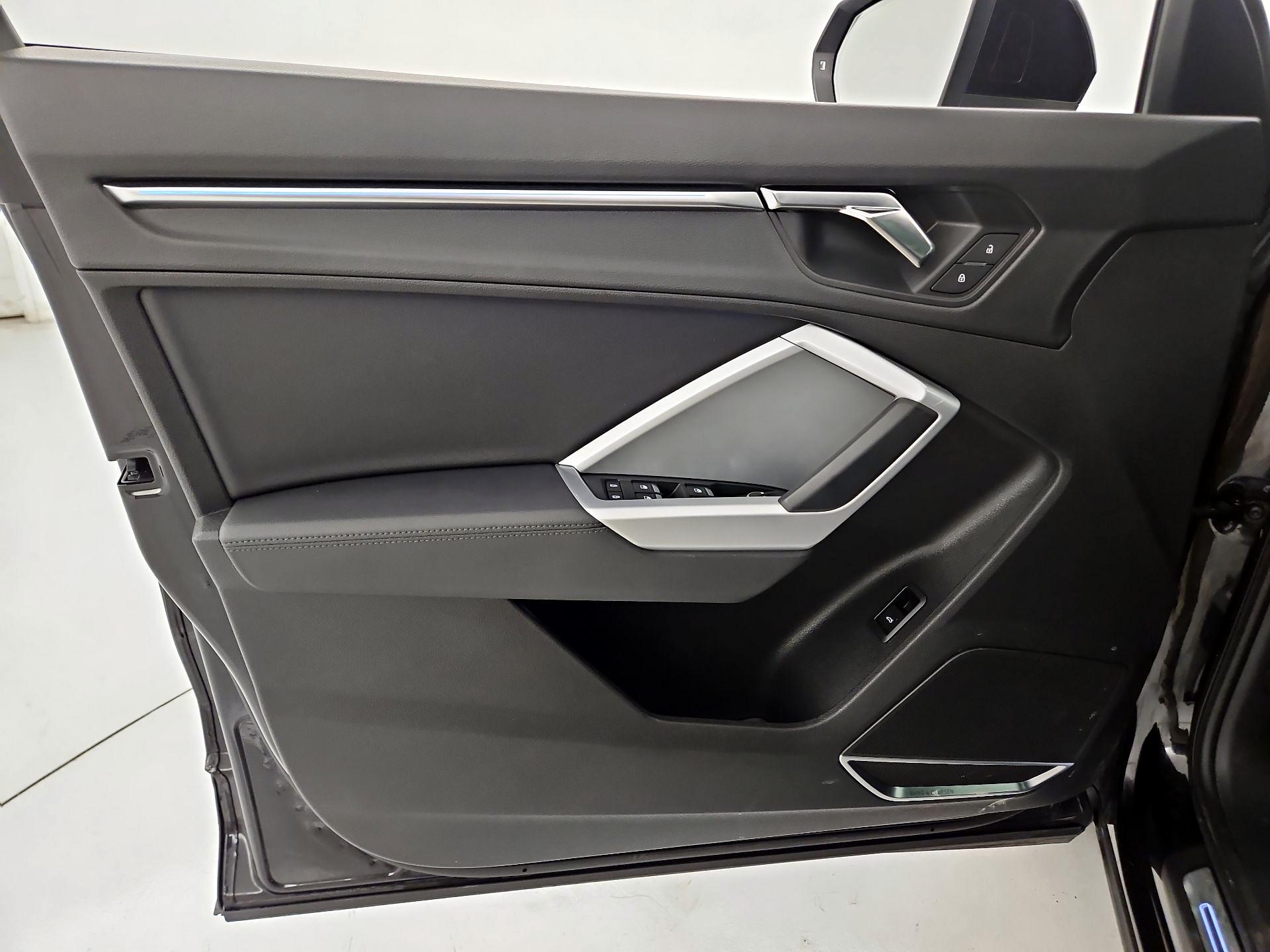 Thumbnail: 2021 Audi Q3 - 12