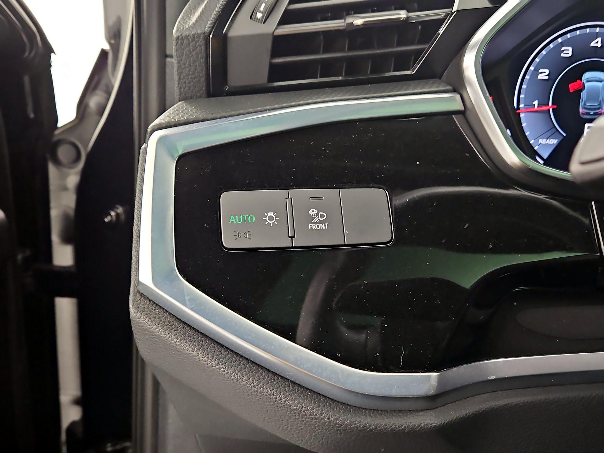 Thumbnail: 2021 Audi Q3 - 13