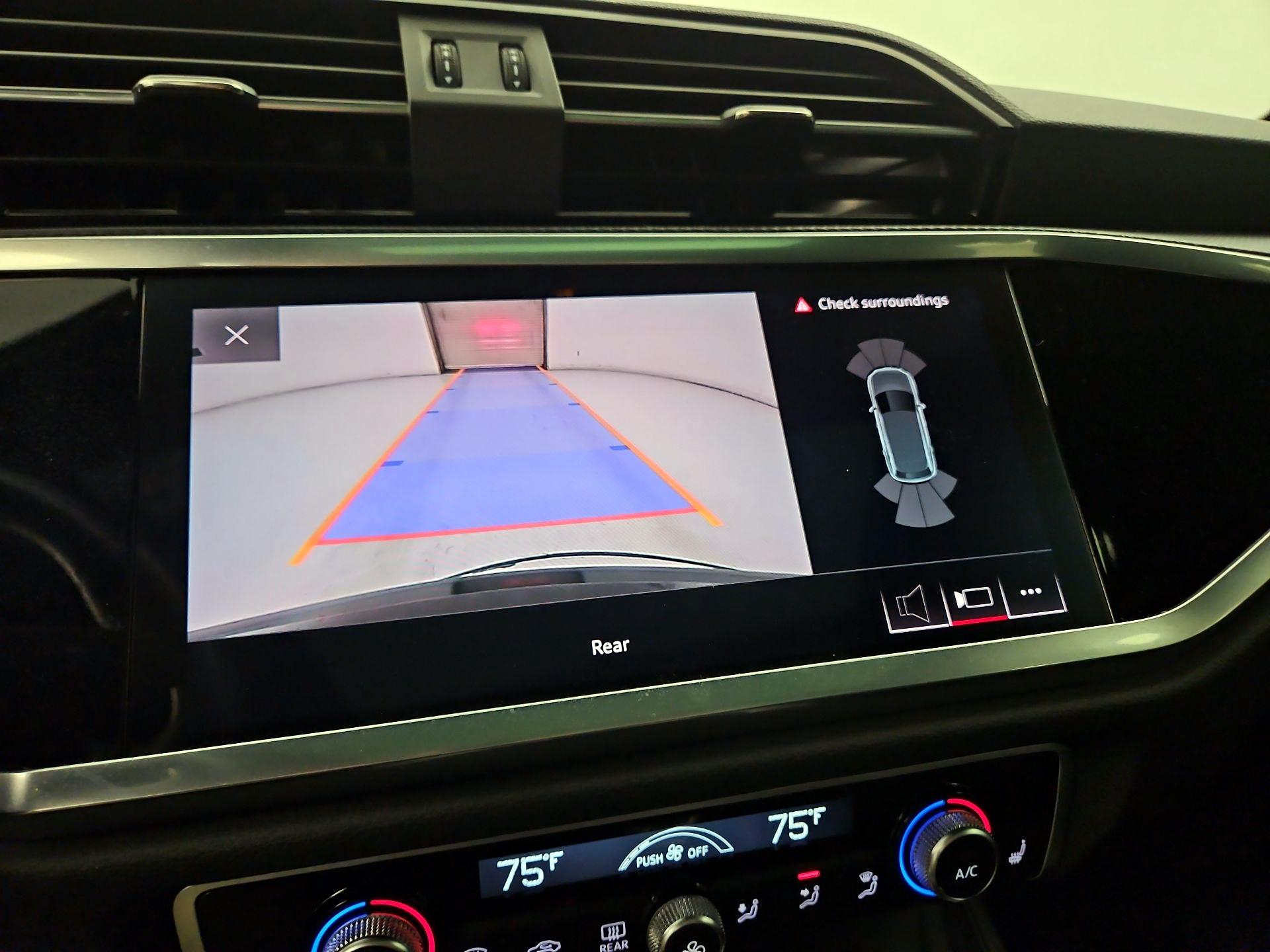 Thumbnail: 2021 Audi Q3 - 15