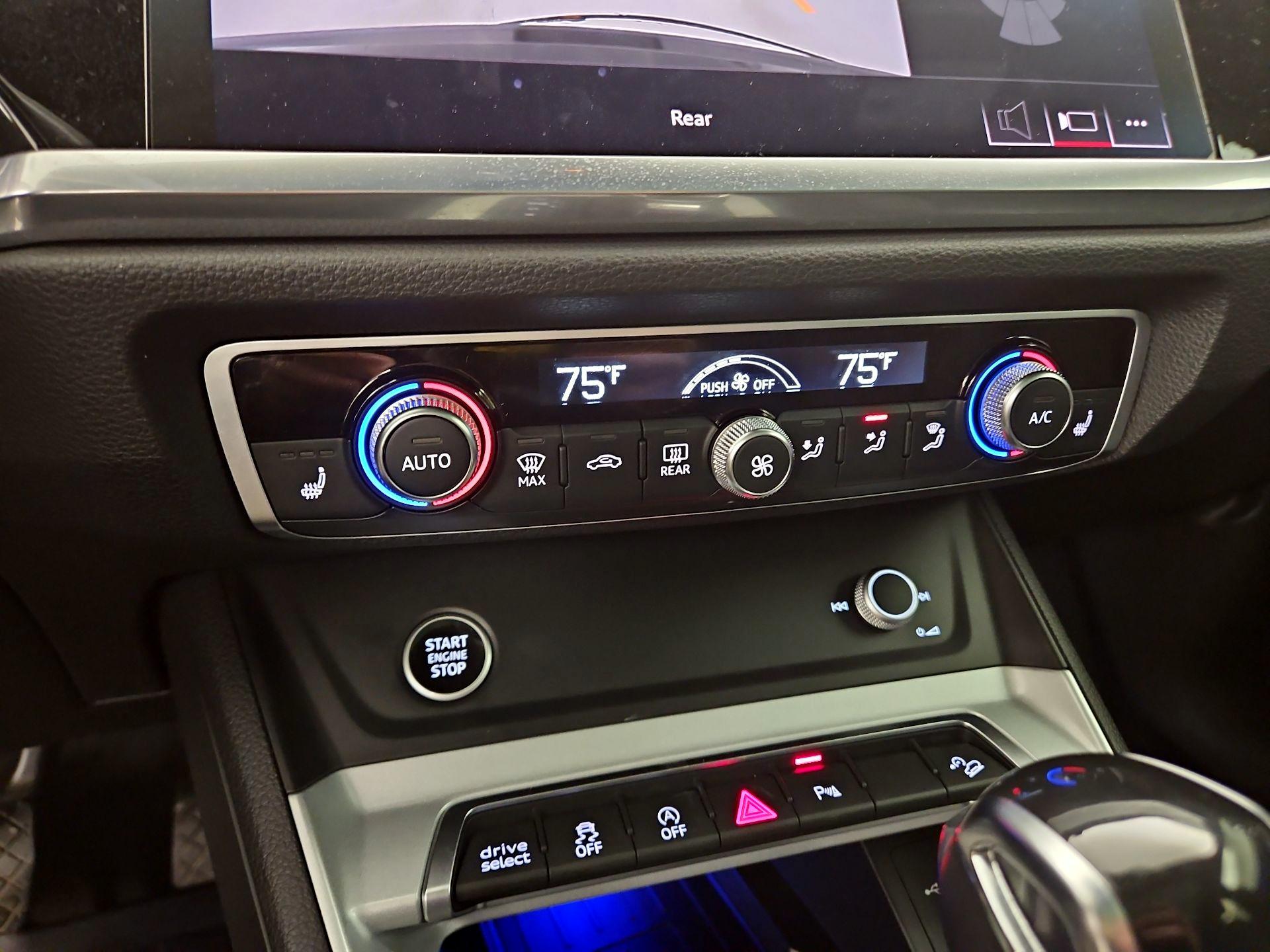 Thumbnail: 2021 Audi Q3 - 17