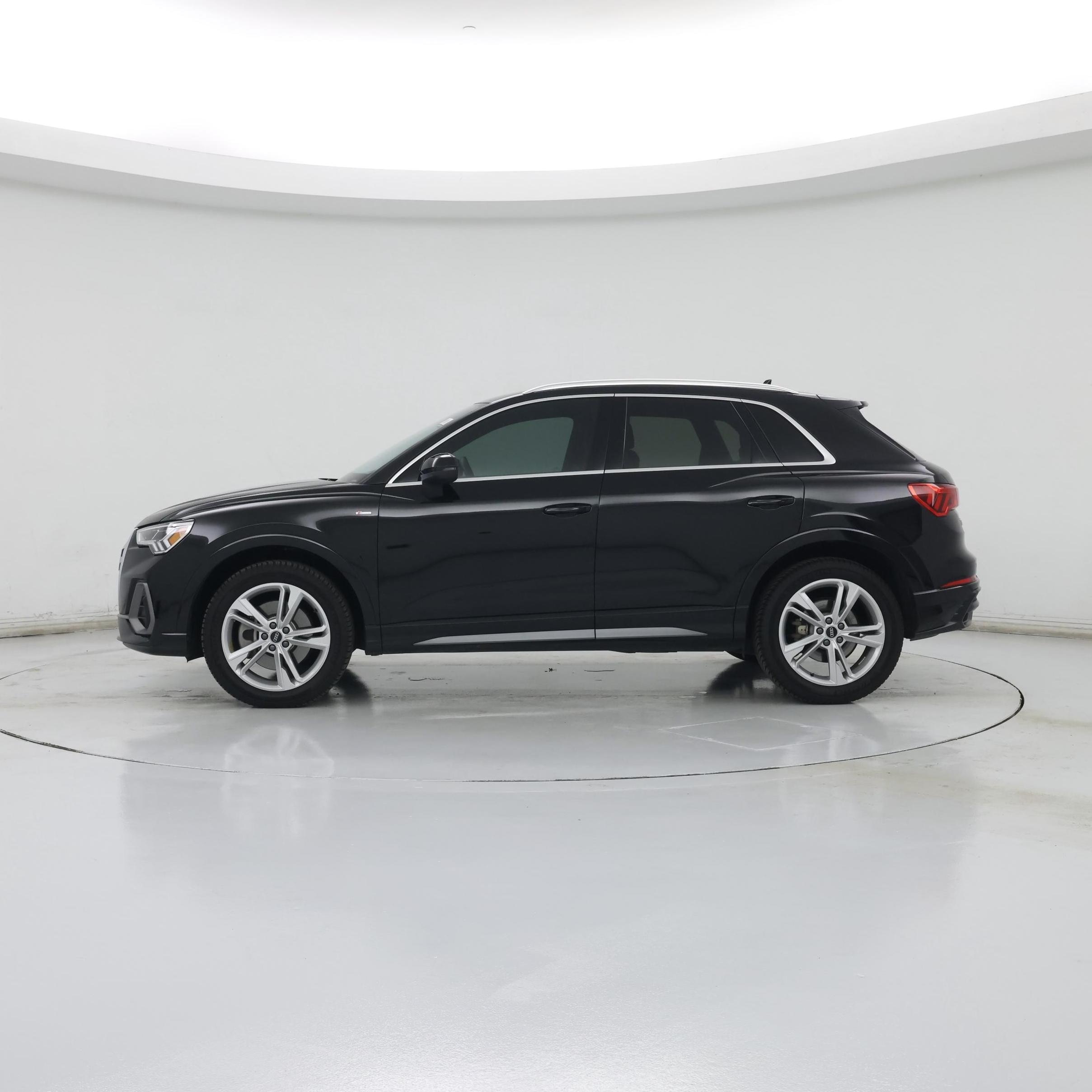 Thumbnail: 2021 Audi Q3 - 3