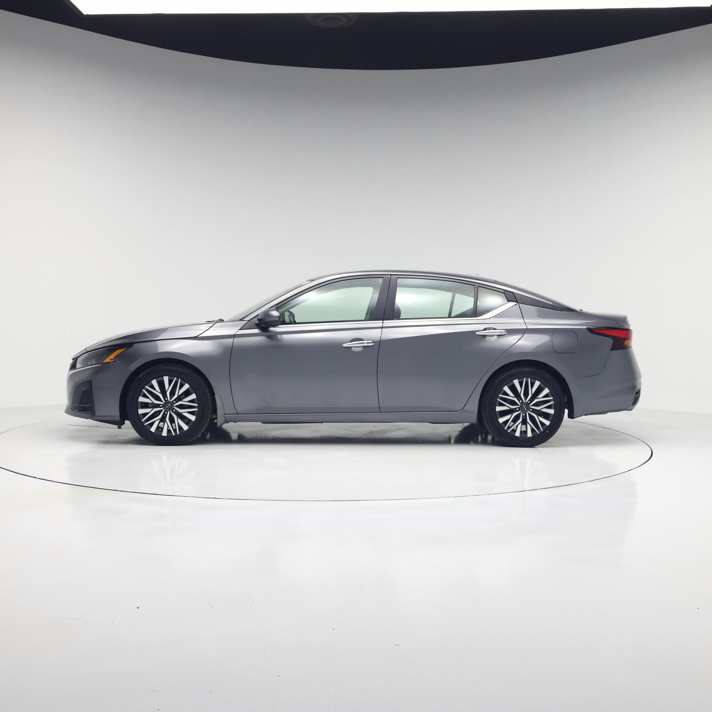 Thumbnail: 2023 Nissan Altima - 3