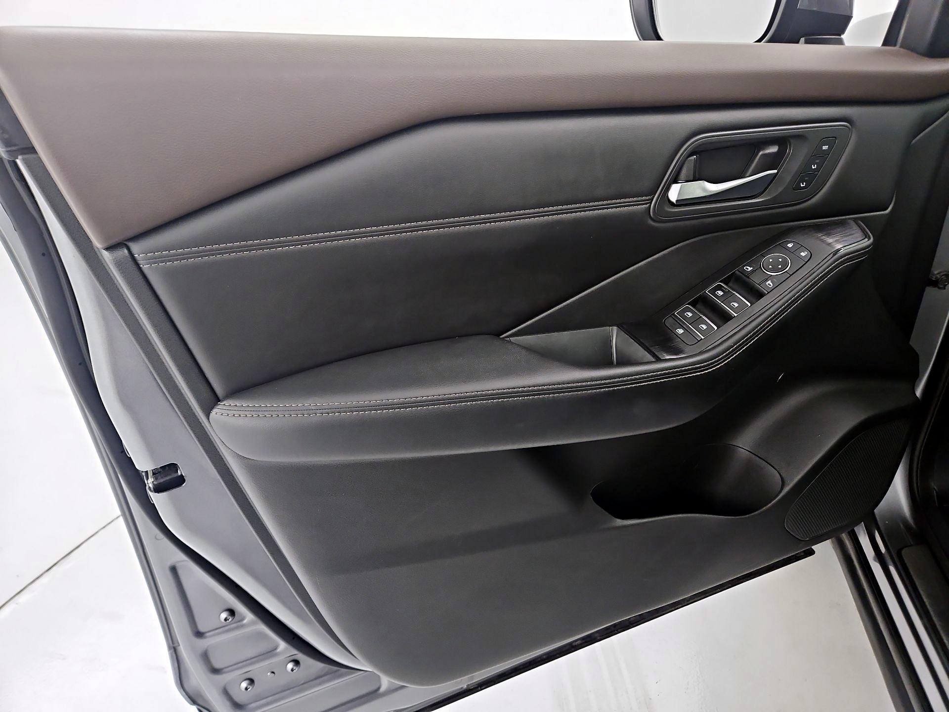 Thumbnail: 2023 Nissan Rogue - 12