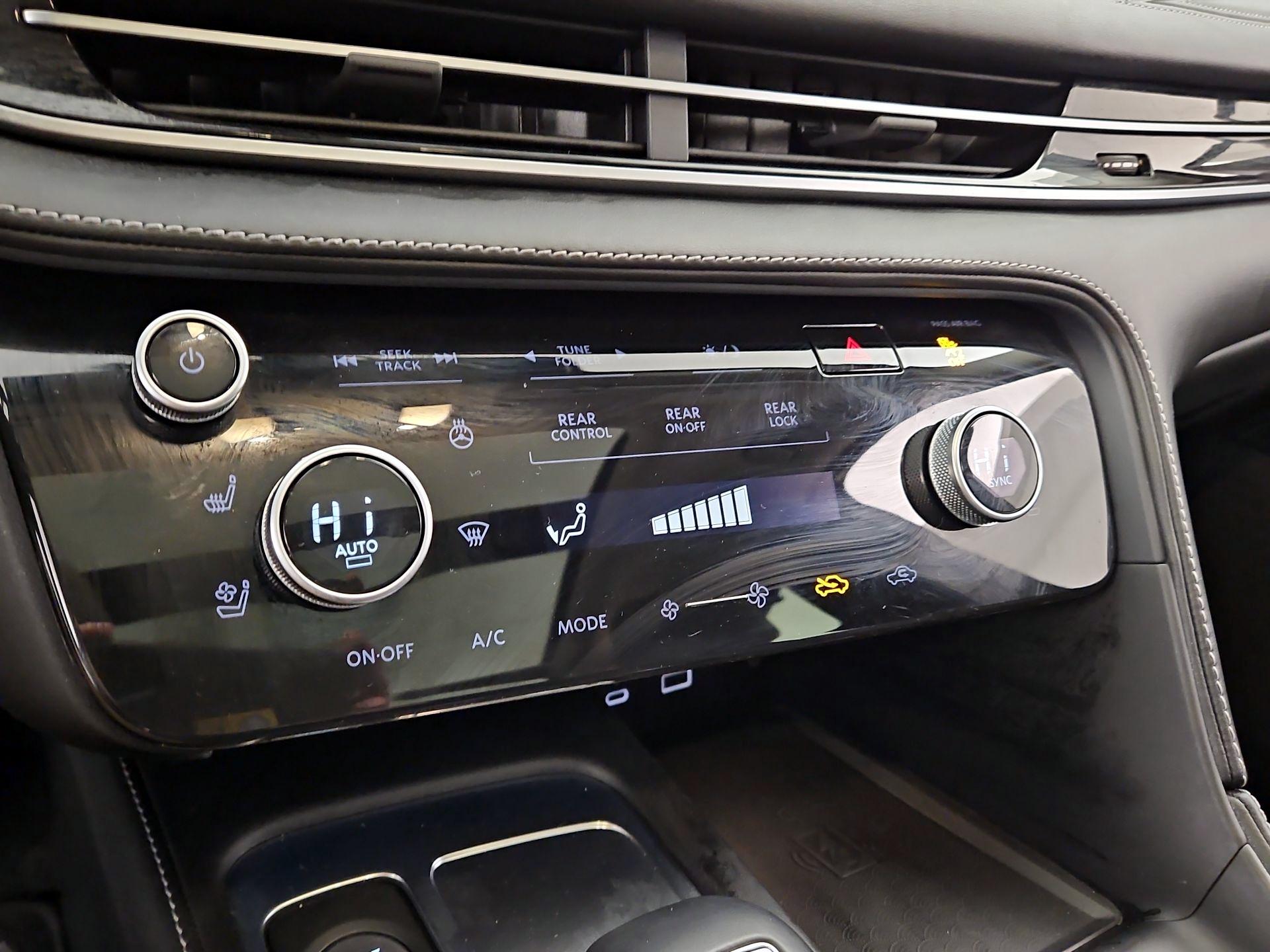 Thumbnail: 2023 INFINITI QX60 - 17