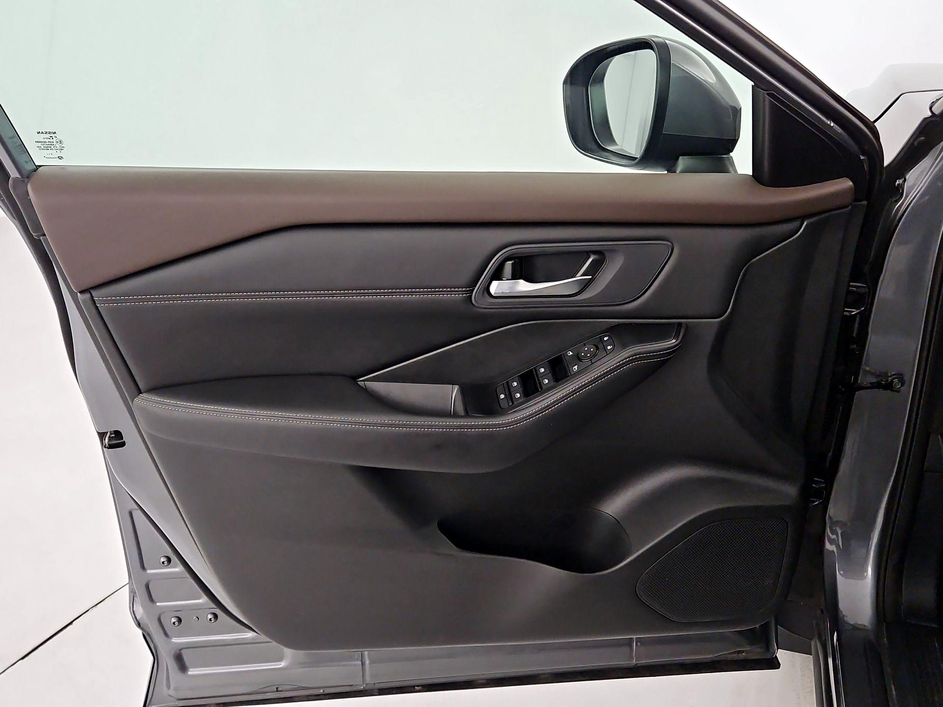 Thumbnail: 2023 Nissan Rogue - 12