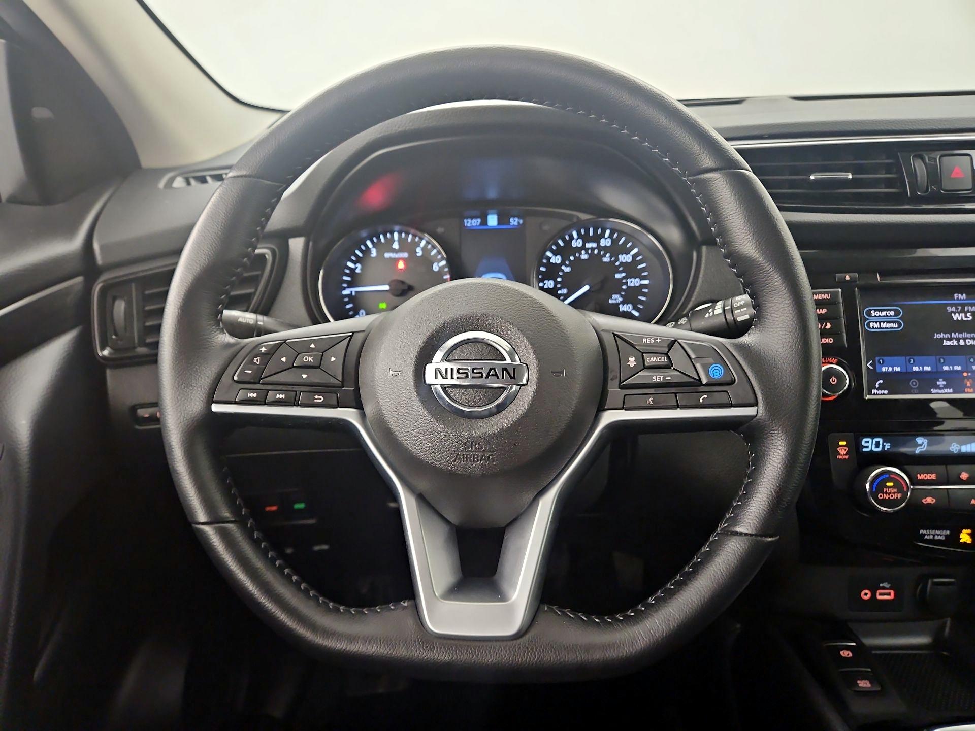 Thumbnail: 2022 Nissan Rogue Sport - 10