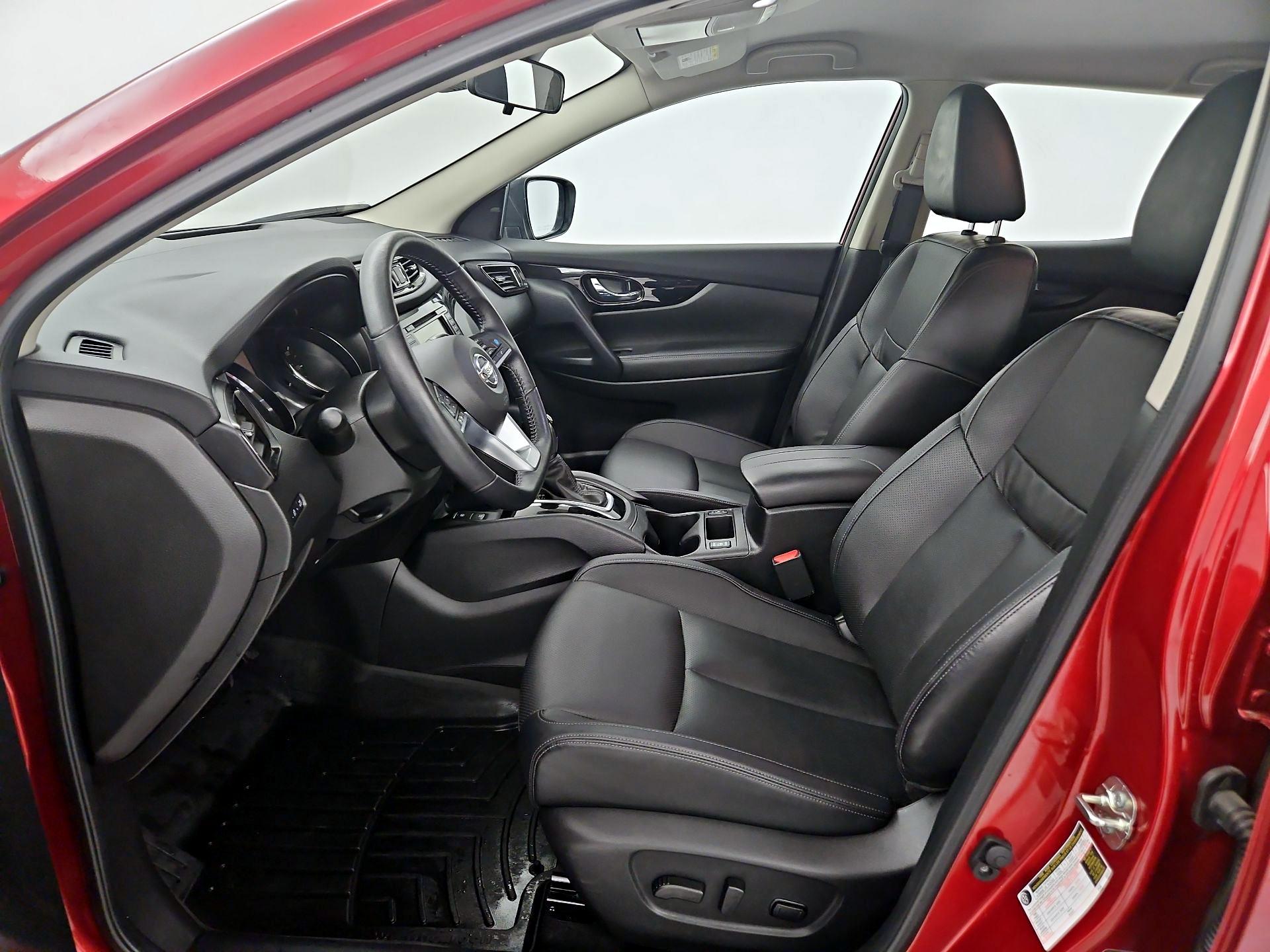 Thumbnail: 2022 Nissan Rogue Sport - 11