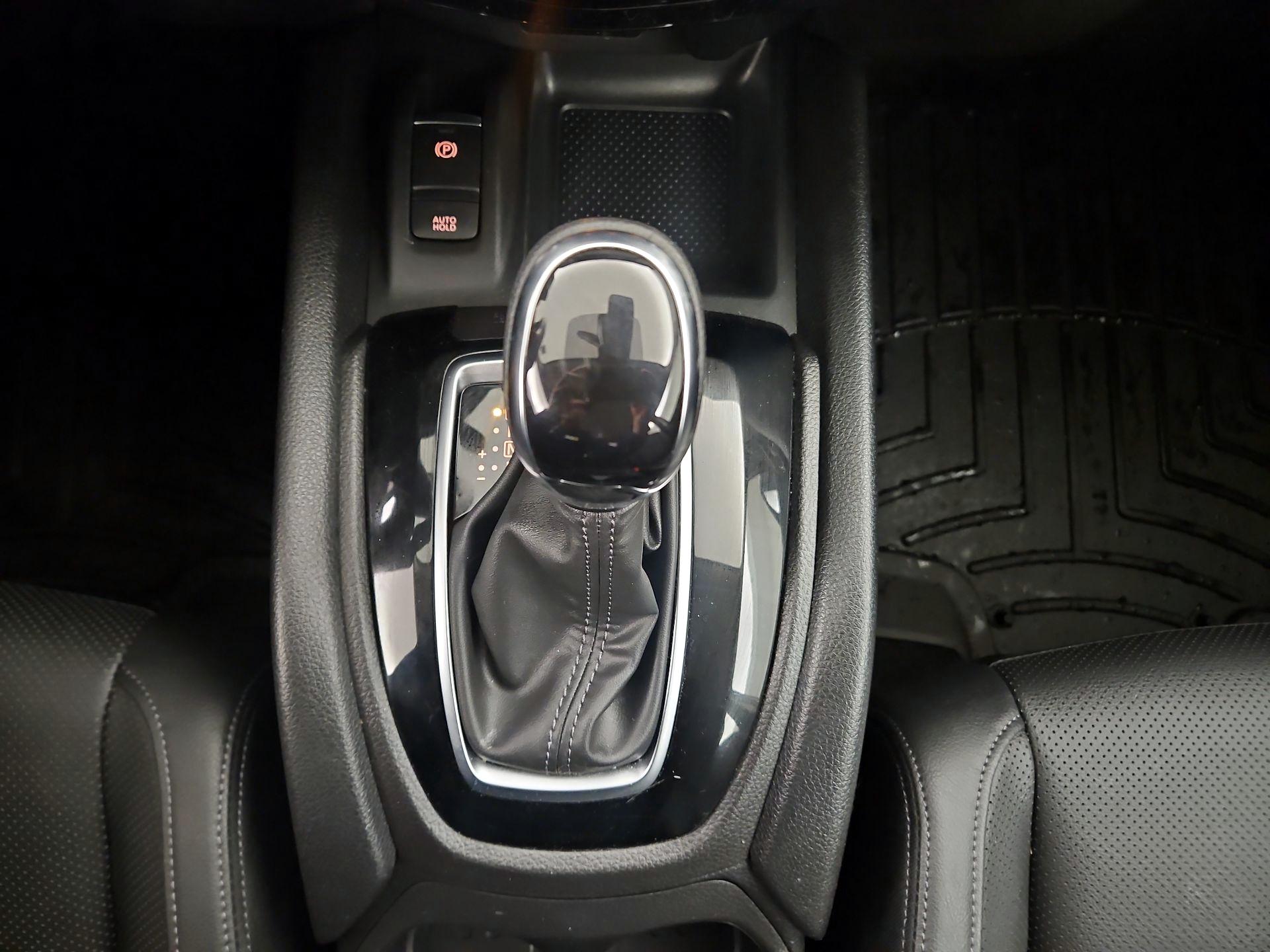 Thumbnail: 2022 Nissan Rogue Sport - 17