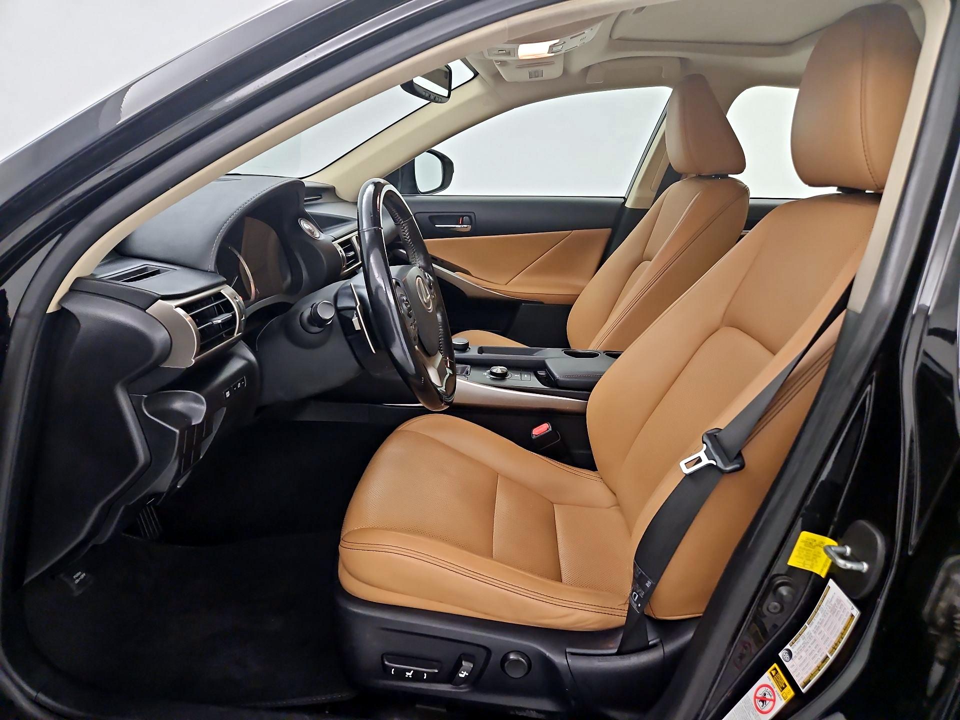 Thumbnail: 2015 Lexus IS - 11