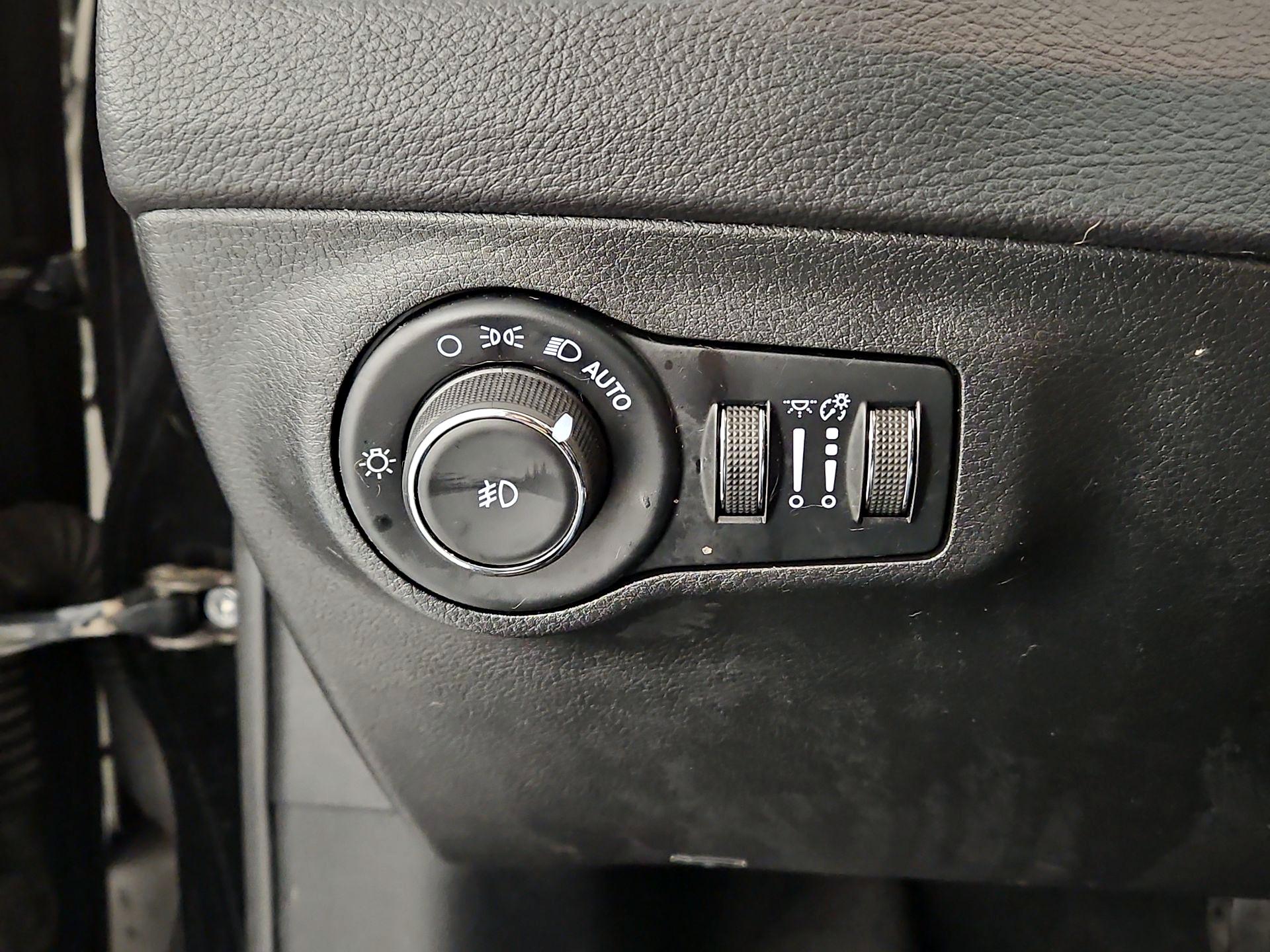 Thumbnail: 2018 Jeep Compass - 13