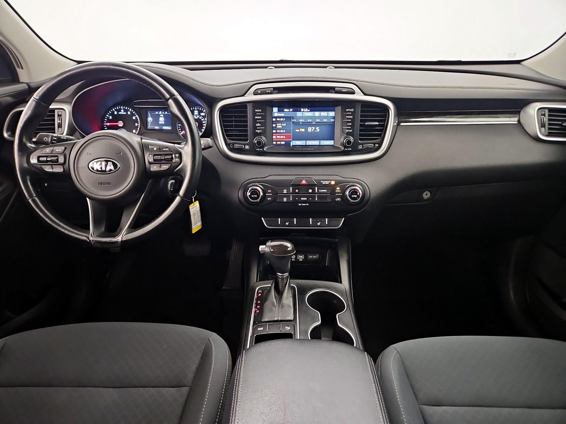 Thumbnail: 2017 Kia Sorento - 9