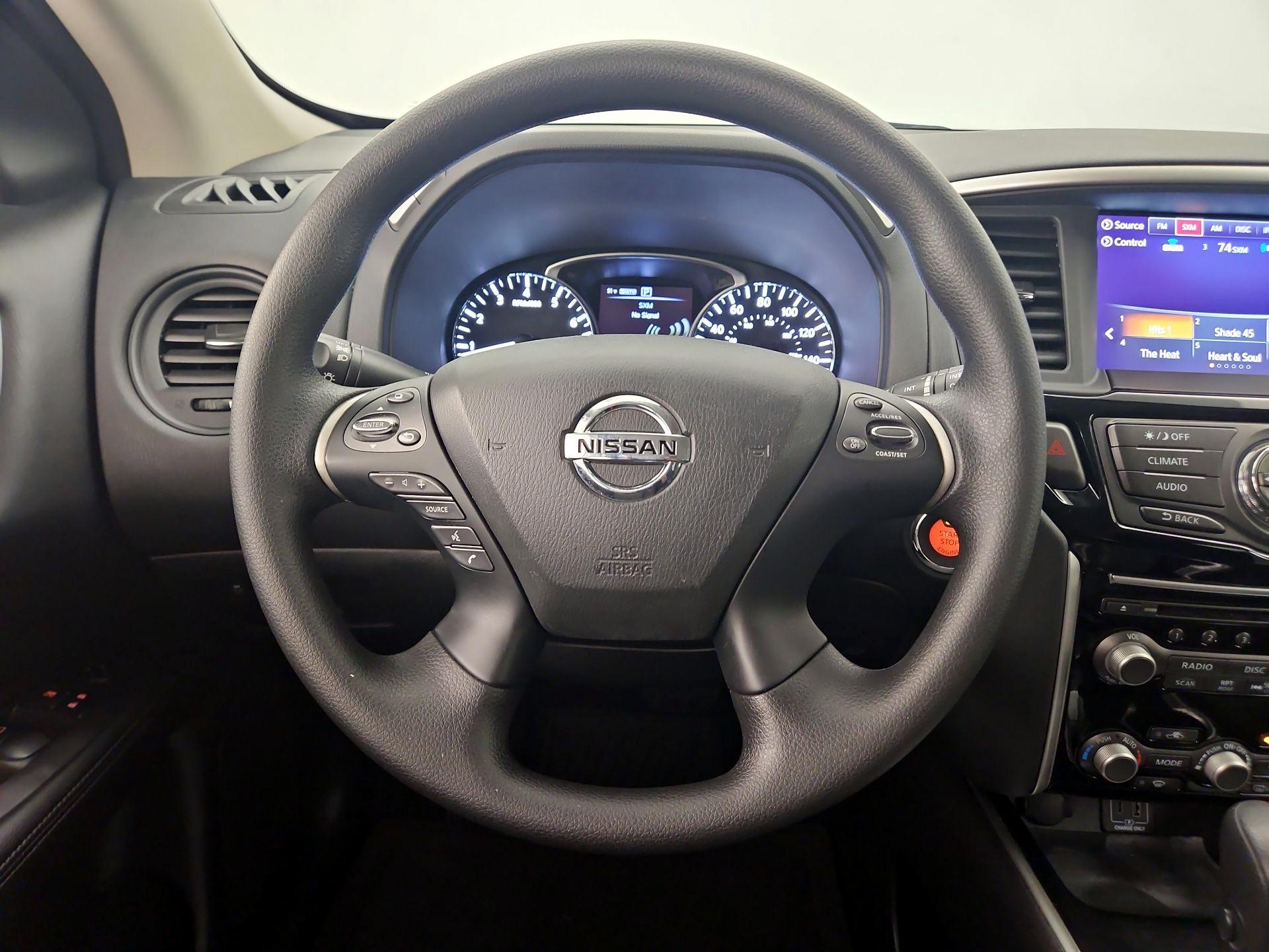 Thumbnail: 2020 Nissan Pathfinder - 10