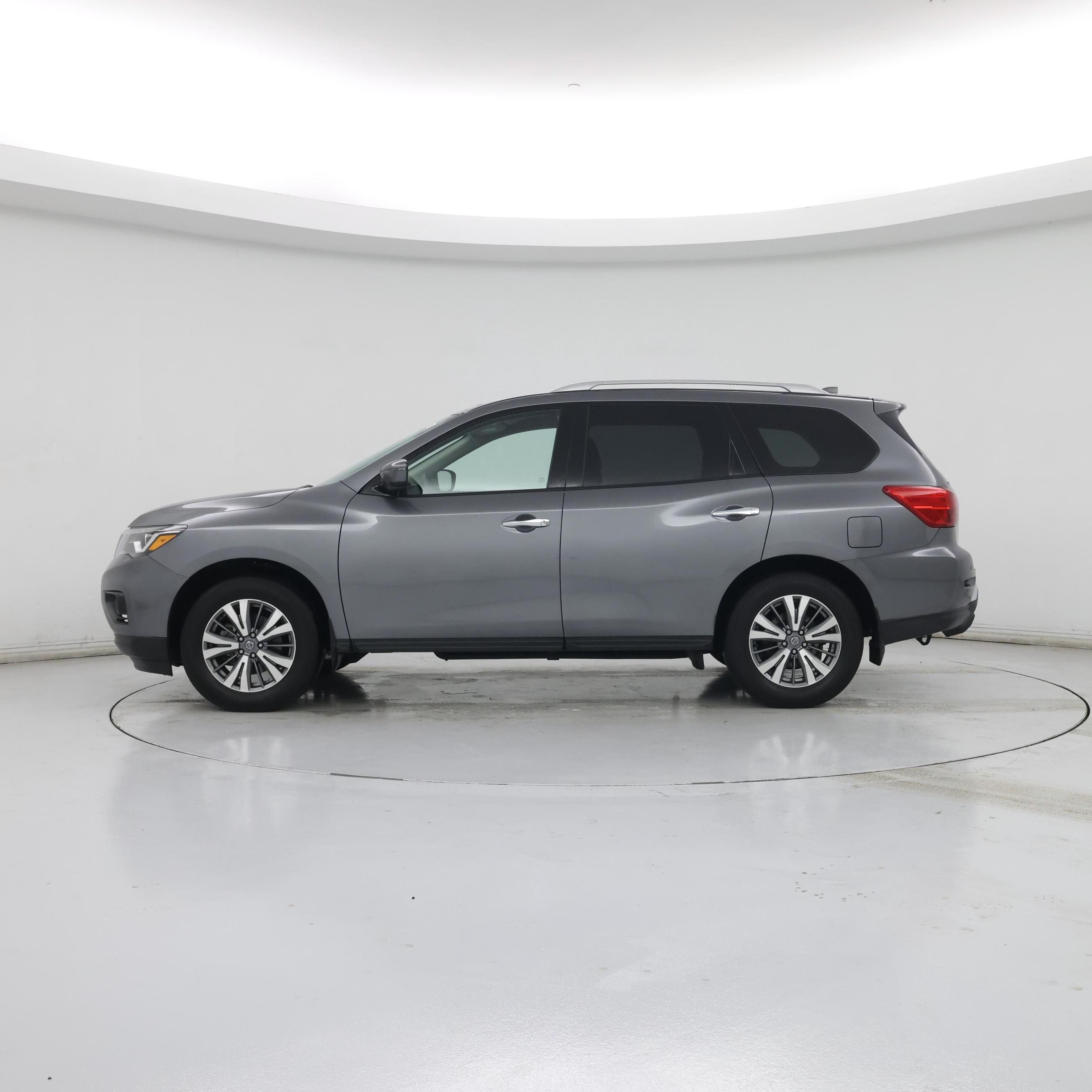 Thumbnail: 2020 Nissan Pathfinder - 3