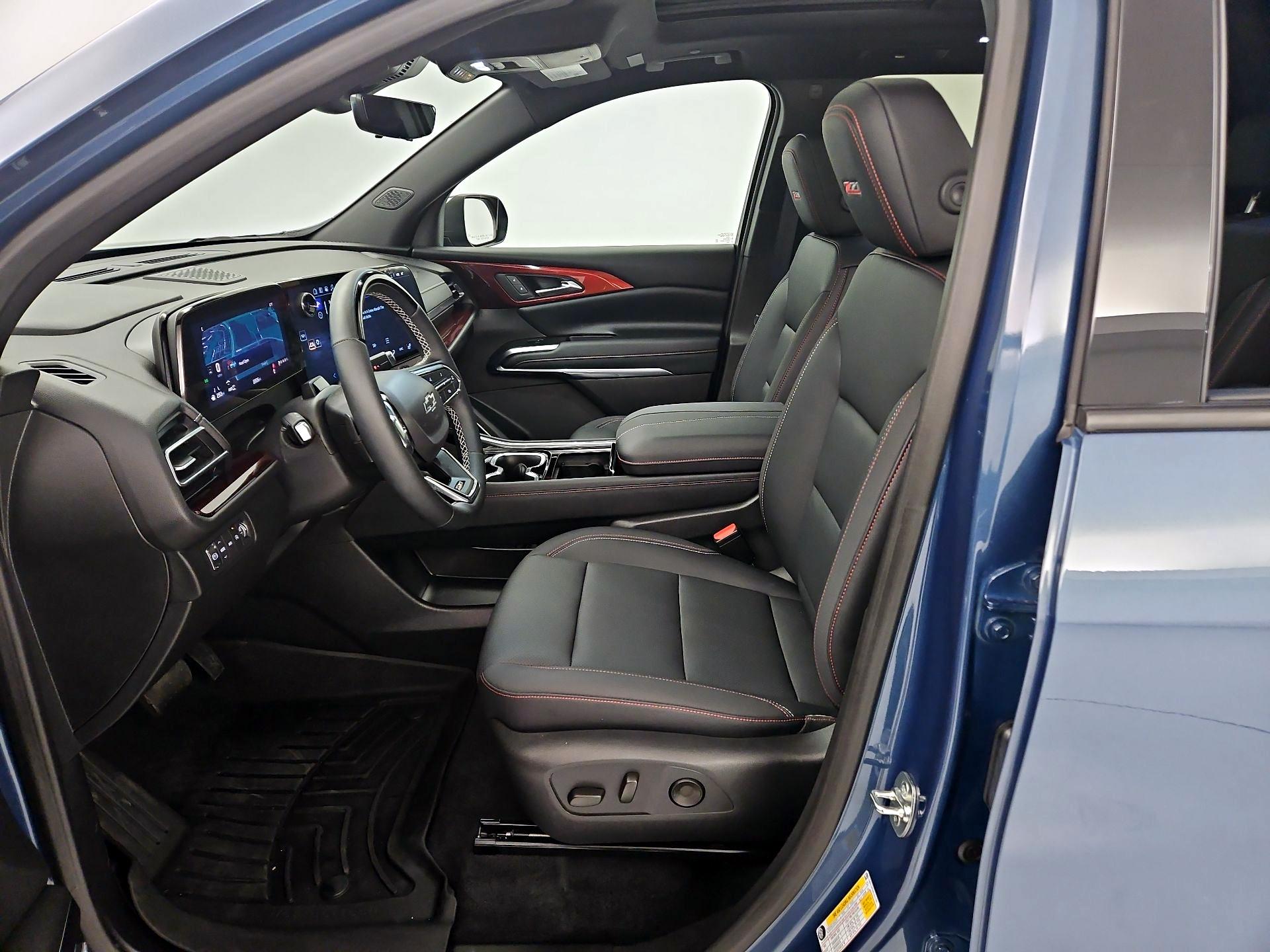 Thumbnail: 2025 Chevrolet Traverse - 11