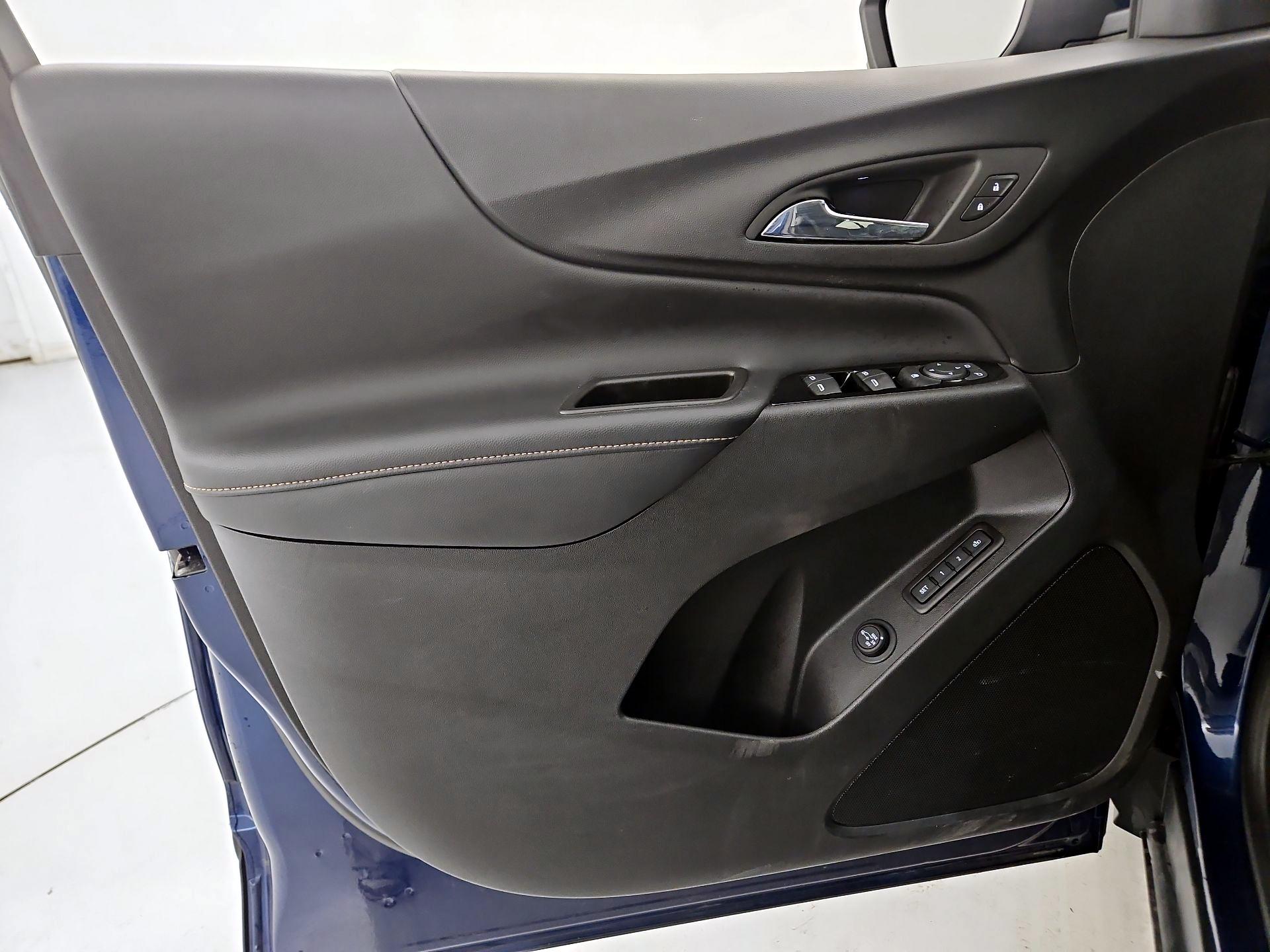 Thumbnail: 2022 Chevrolet Equinox - 12