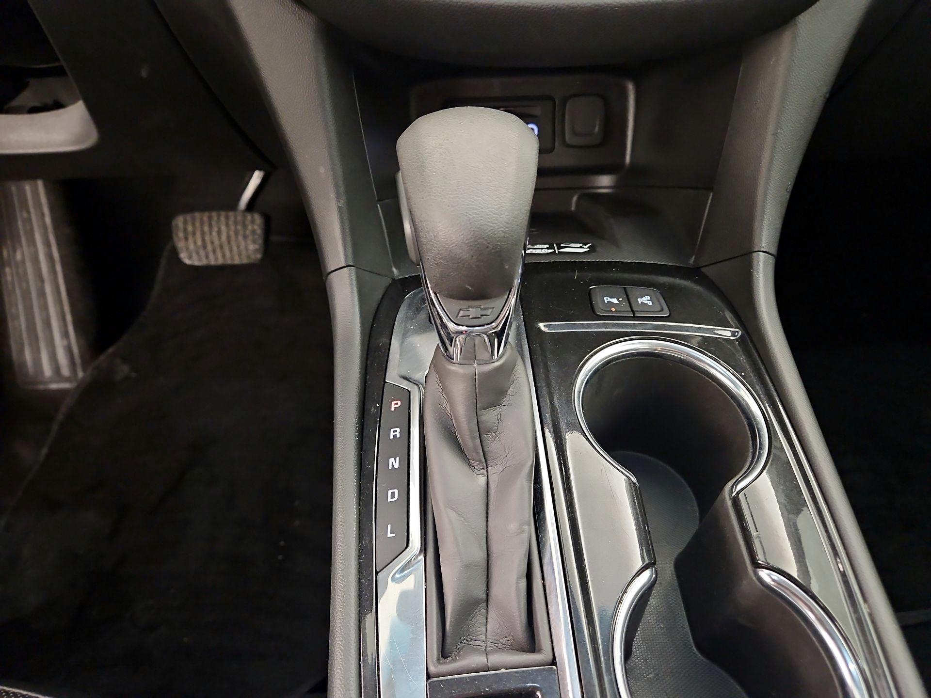 Thumbnail: 2022 Chevrolet Equinox - 17