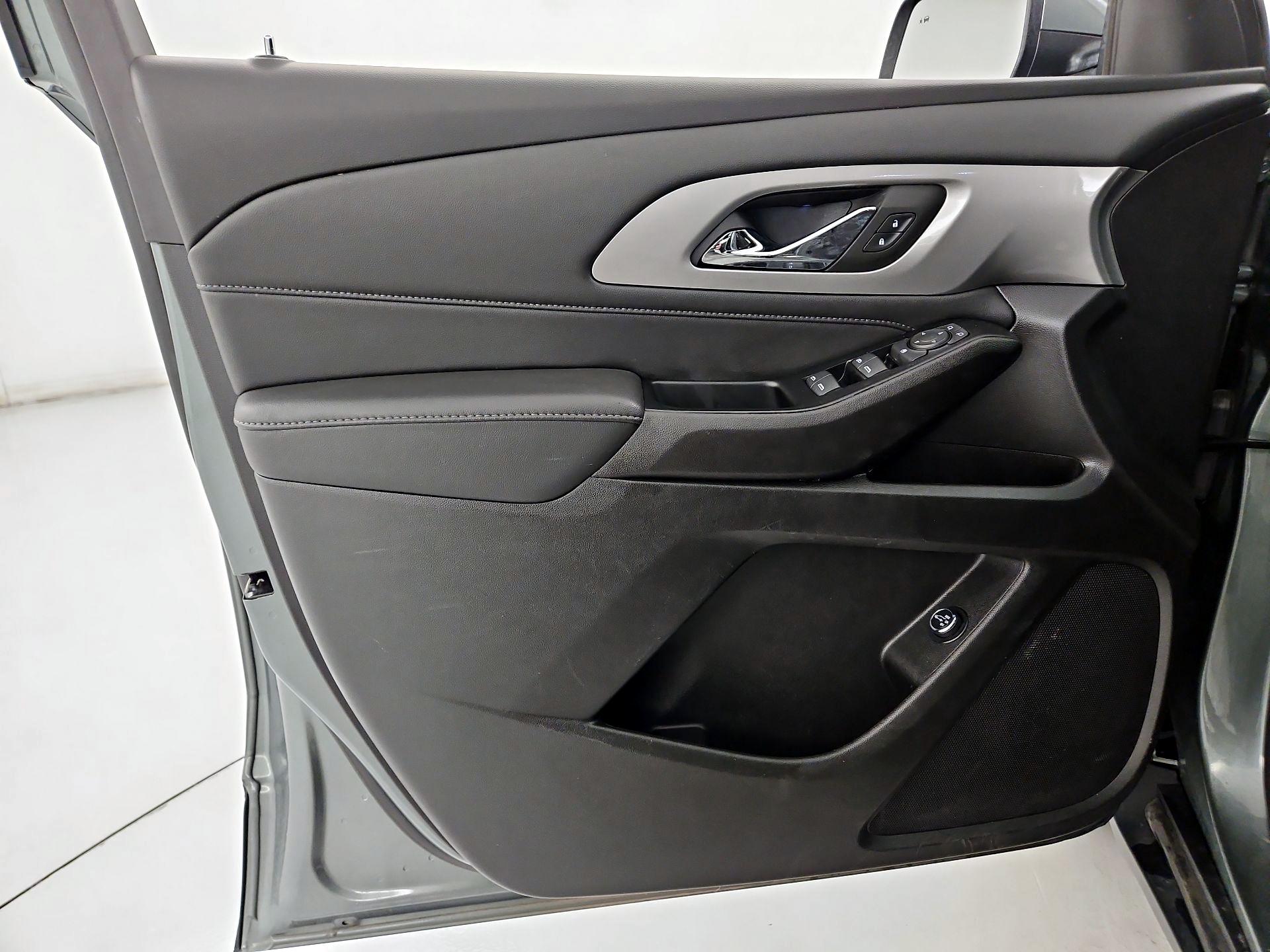 Thumbnail: 2023 Chevrolet Traverse - 12