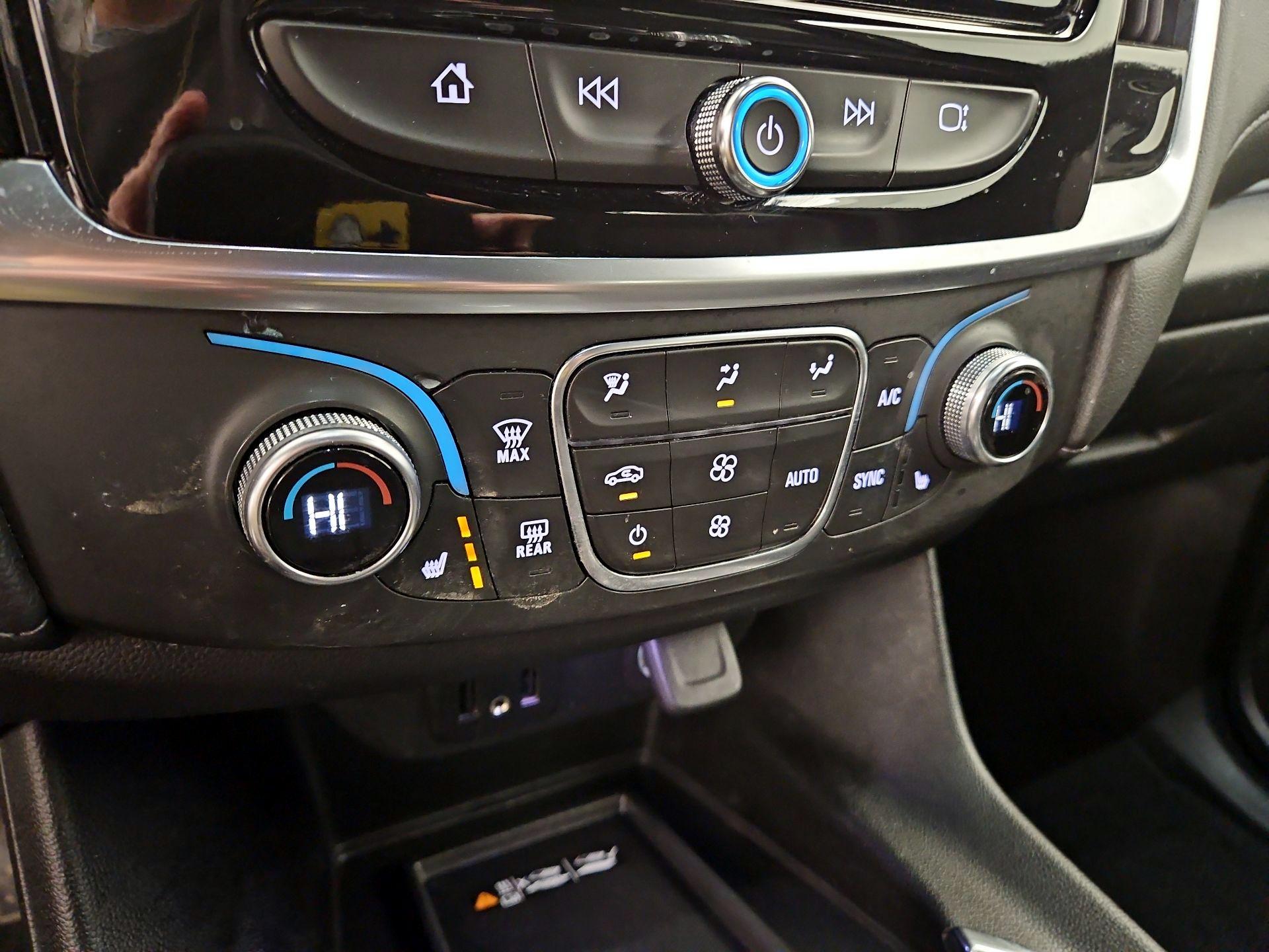 Thumbnail: 2023 Chevrolet Traverse - 16