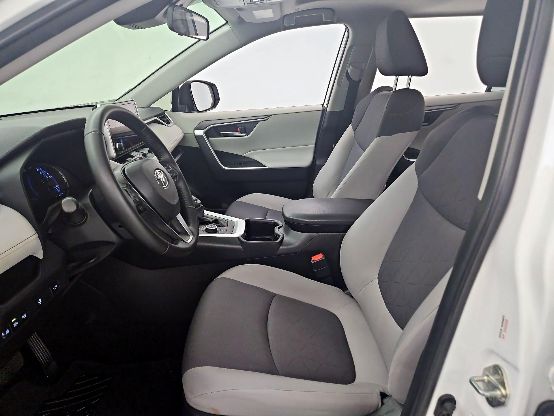 Thumbnail: 2025 Toyota RAV4 - 11