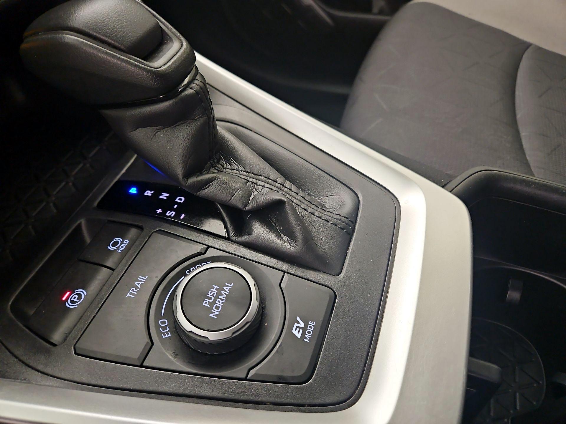 Thumbnail: 2025 Toyota RAV4 - 17