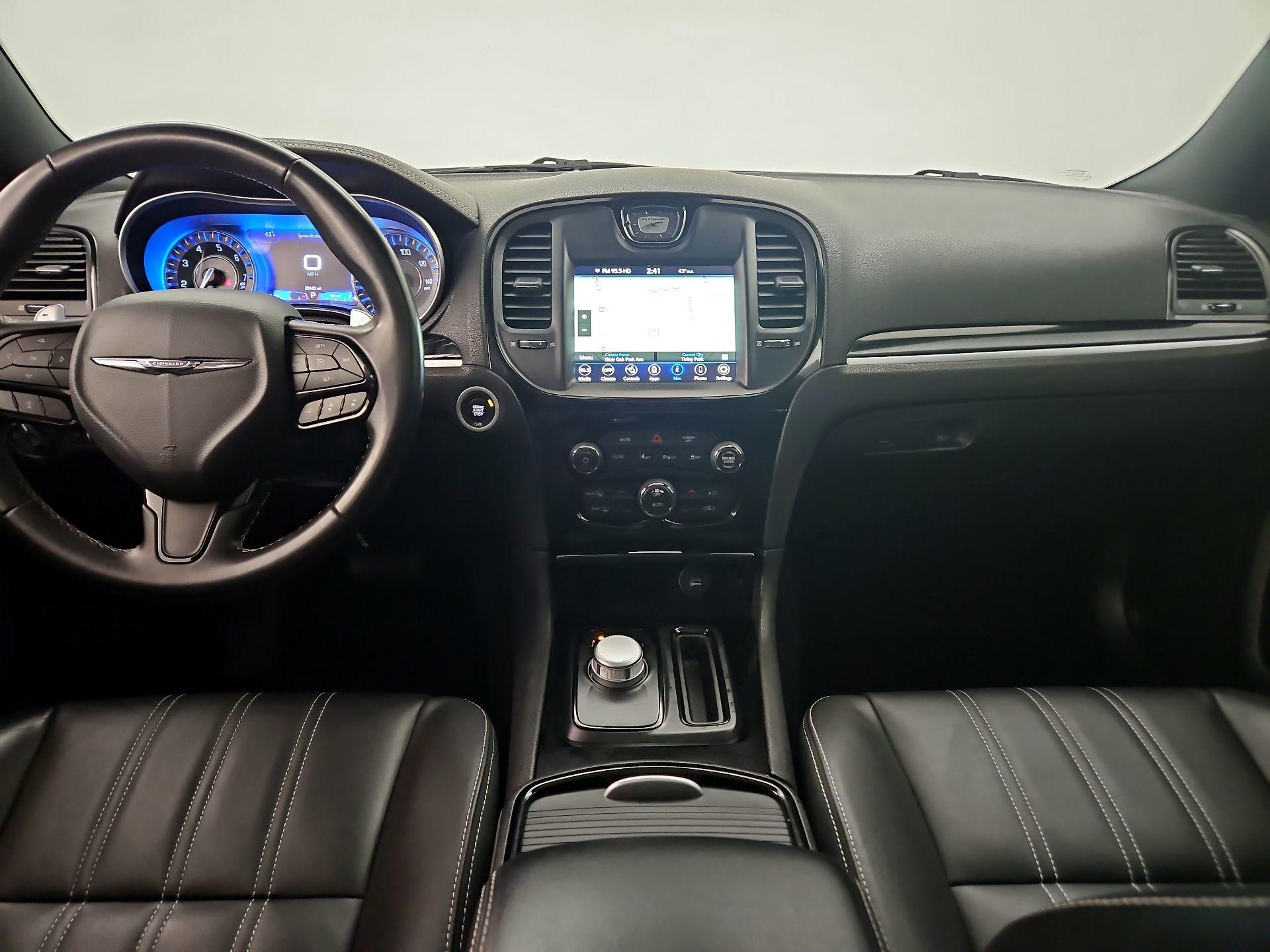 Thumbnail: 2022 Chrysler 300 - 9