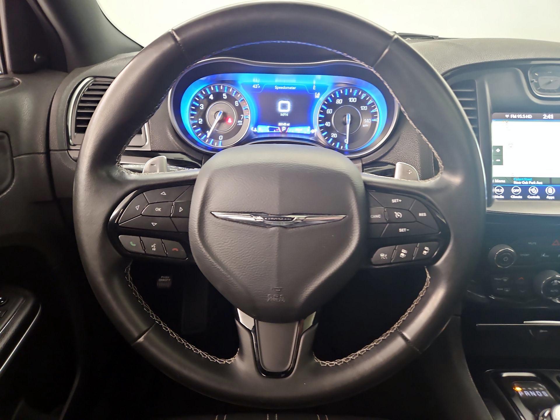 Thumbnail: 2022 Chrysler 300 - 10