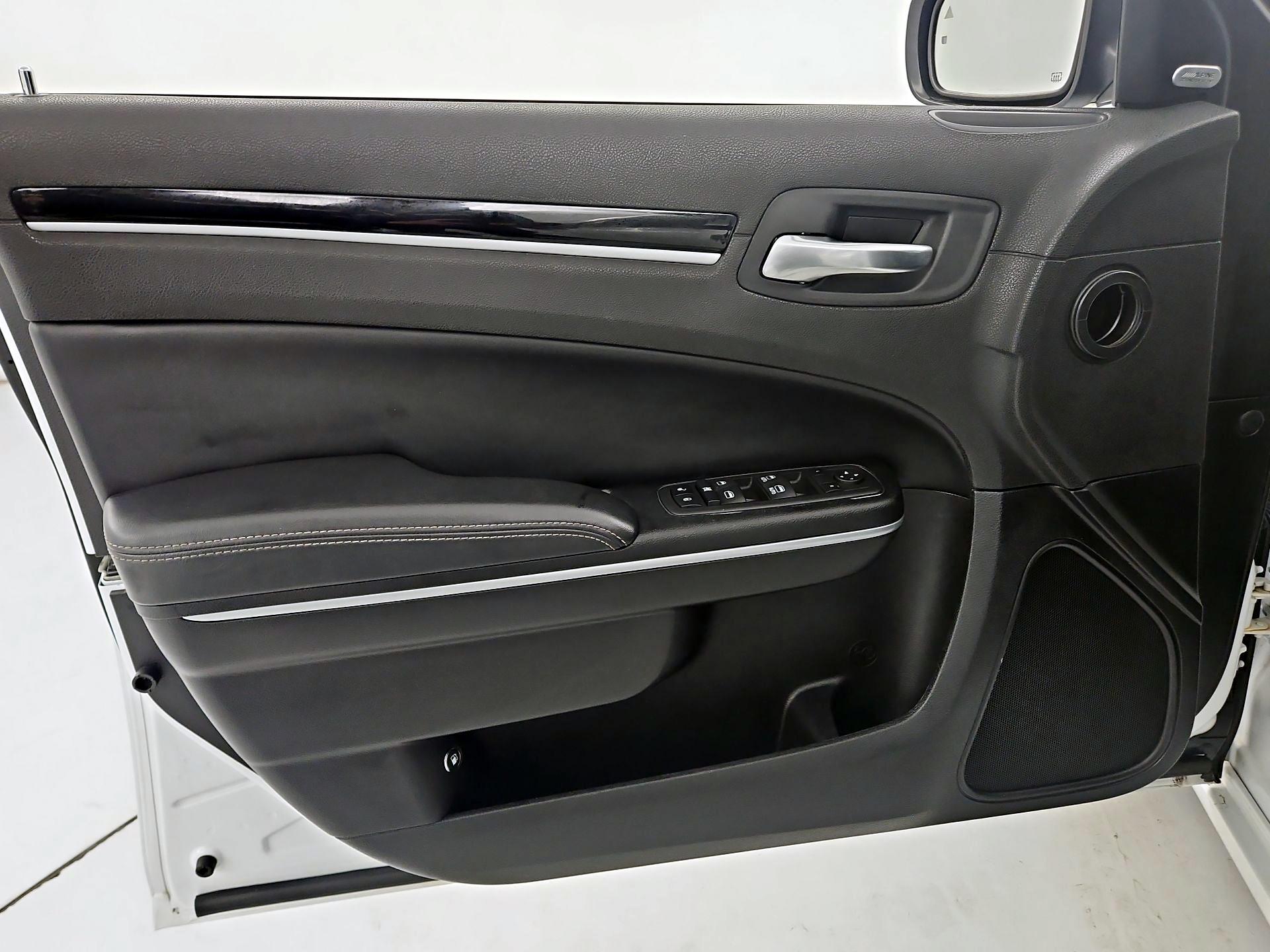 Thumbnail: 2022 Chrysler 300 - 12