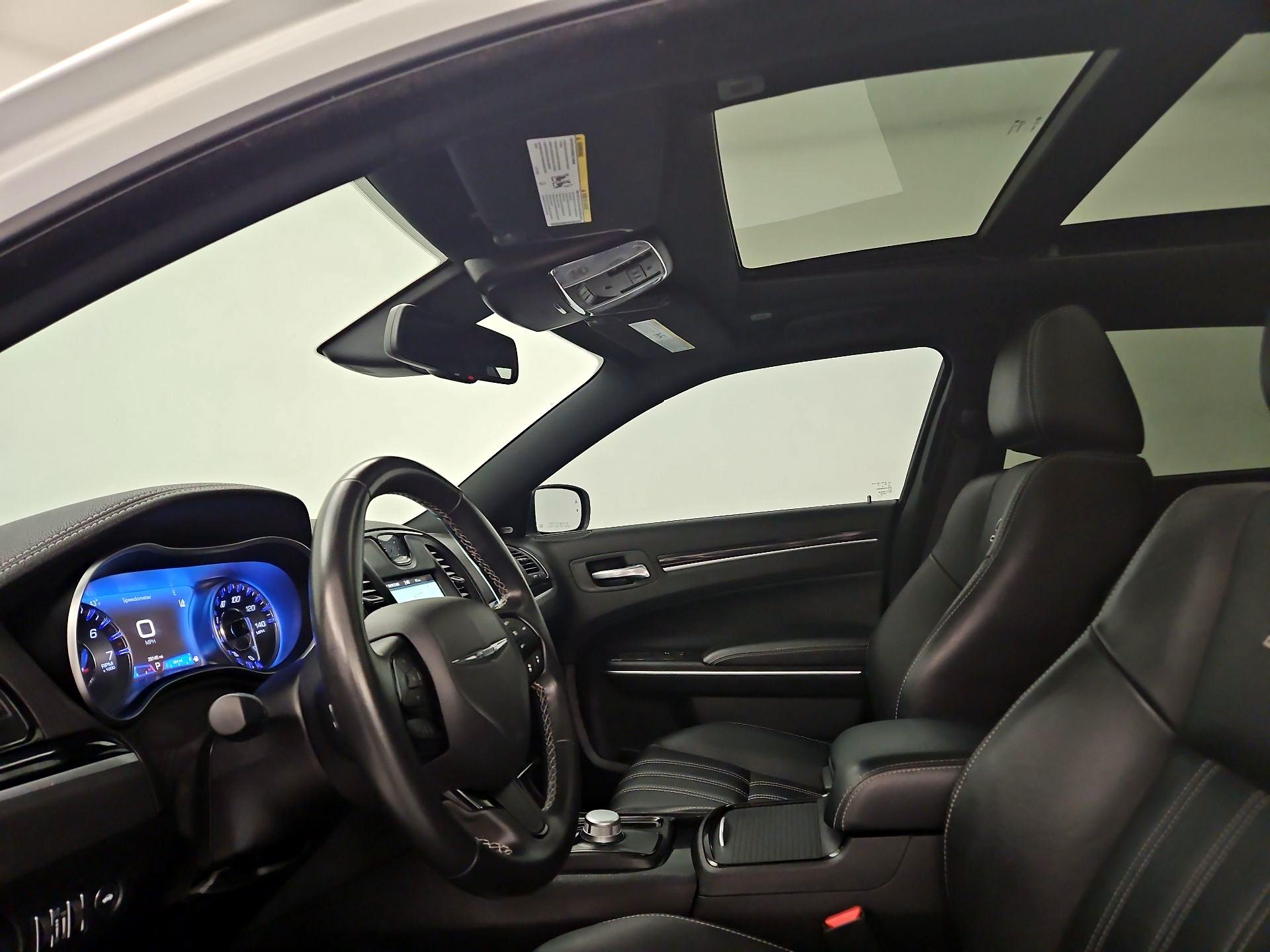 Thumbnail: 2022 Chrysler 300 - 20