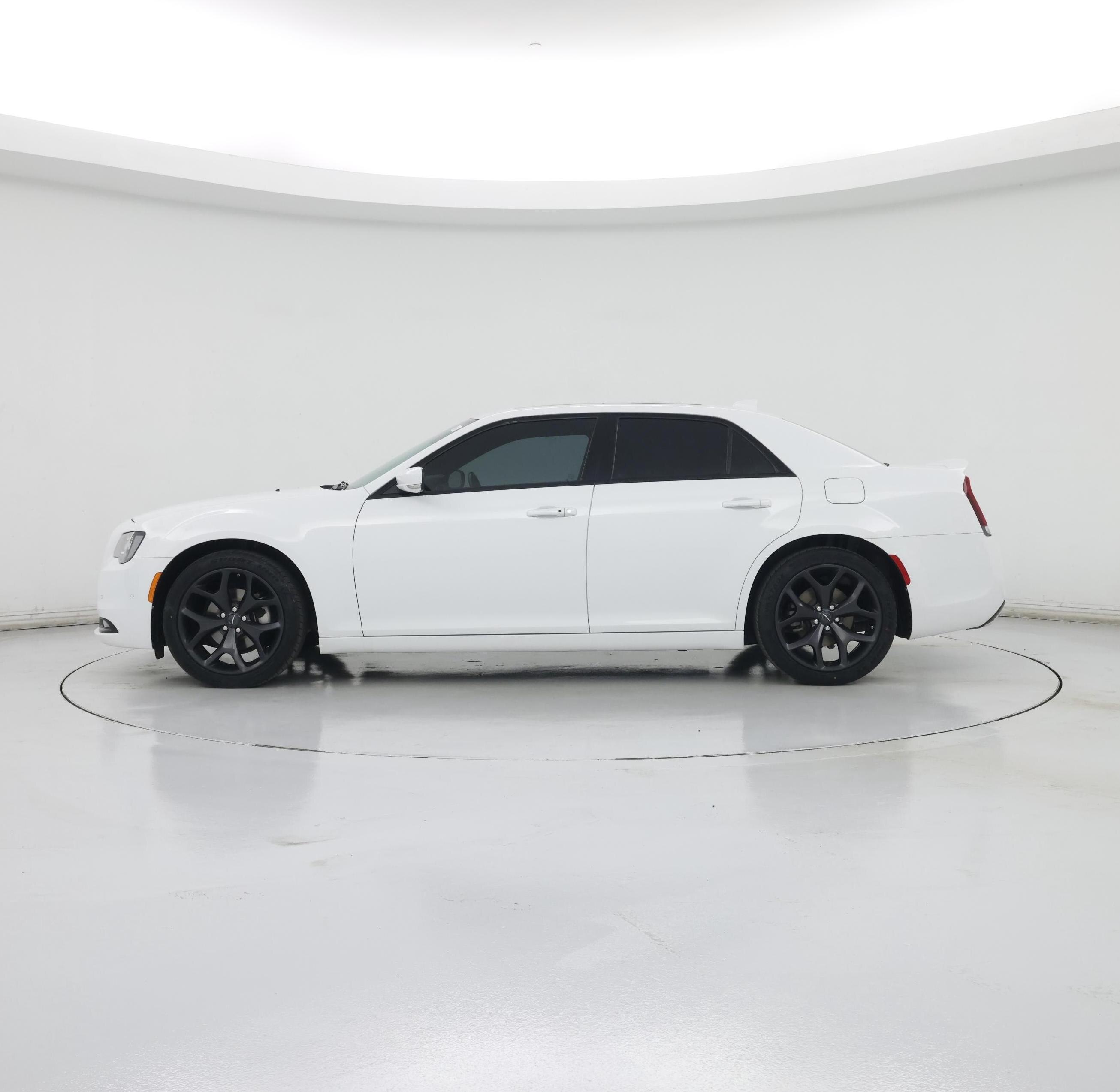 Thumbnail: 2022 Chrysler 300 - 3