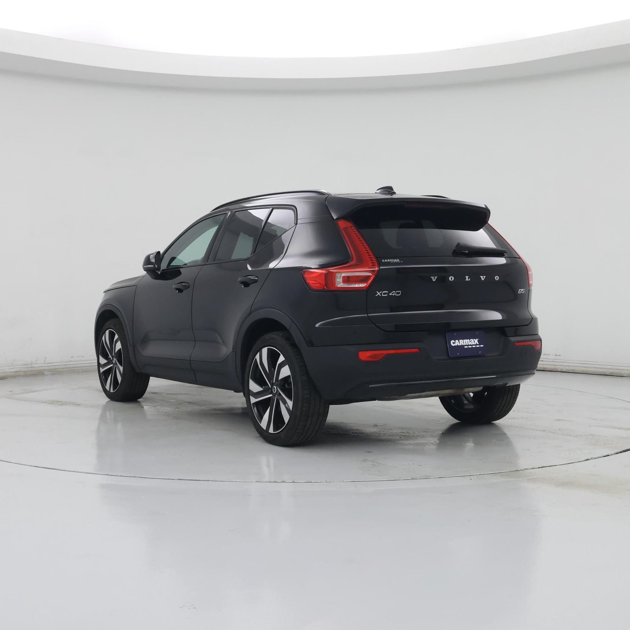 Thumbnail: 2025 Volvo XC40 - 2