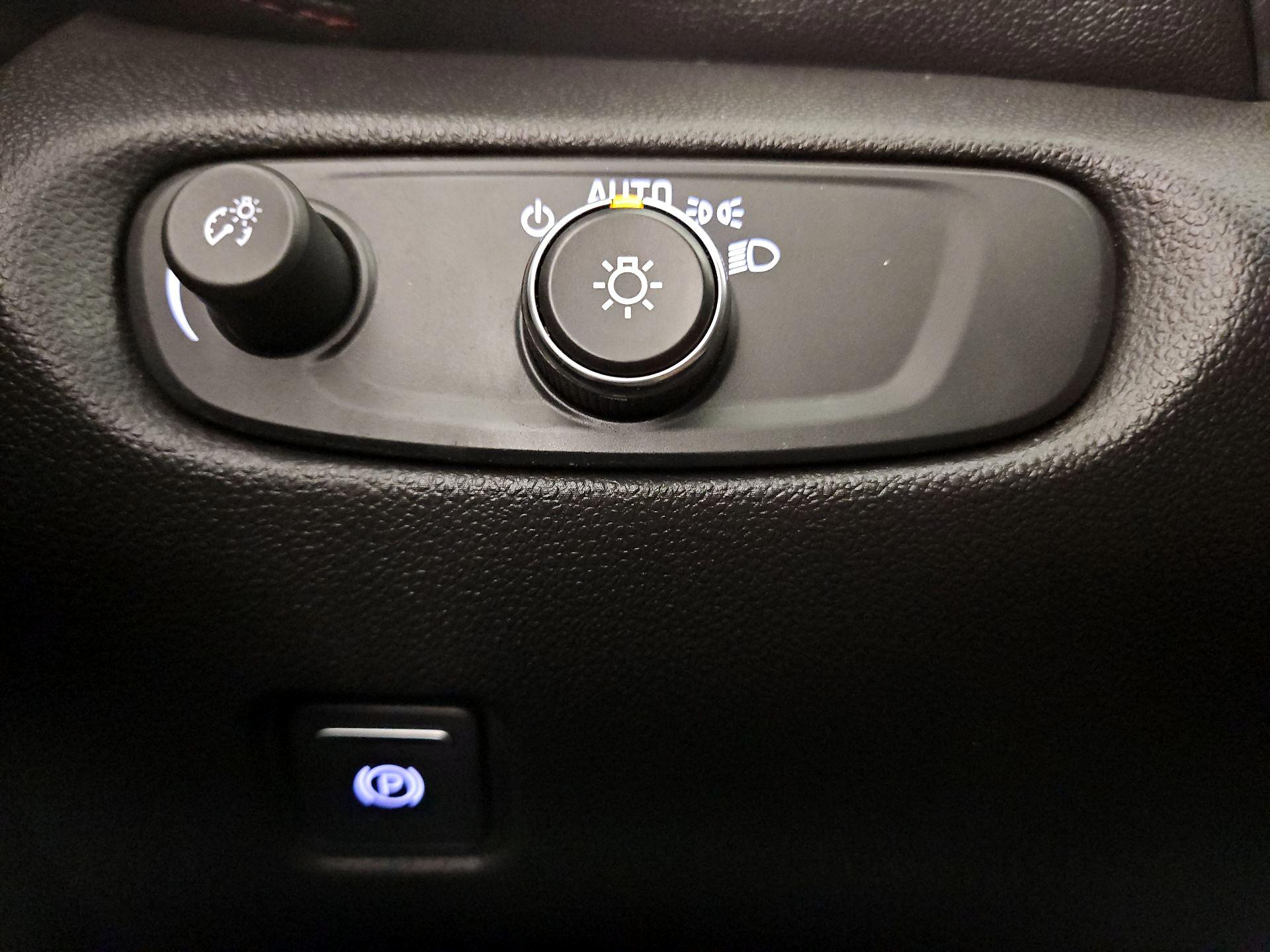 Thumbnail: 2020 Chevrolet Blazer - 13