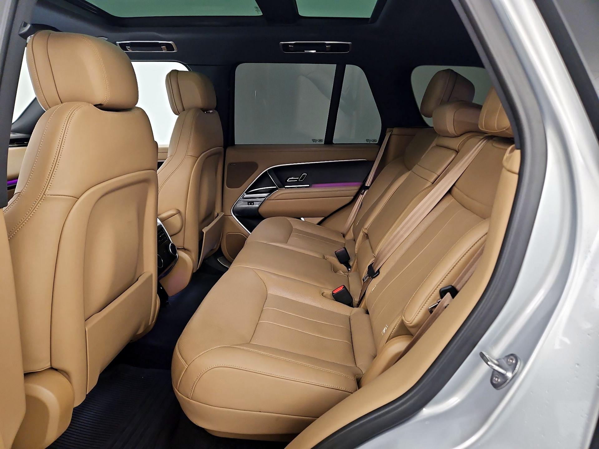 Thumbnail: 2023 Land Rover Range Rover - 20