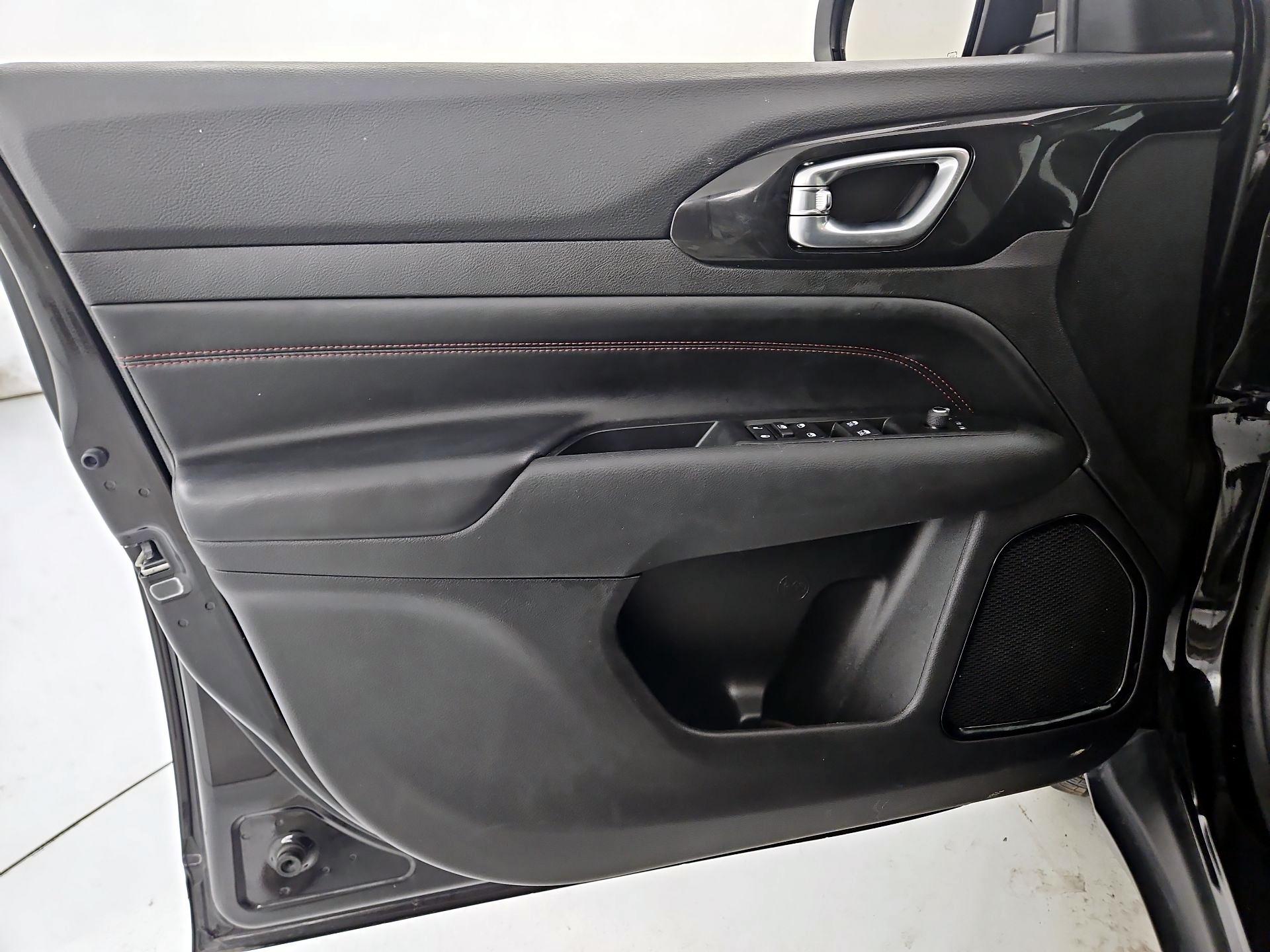 Thumbnail: 2022 Jeep Compass - 12