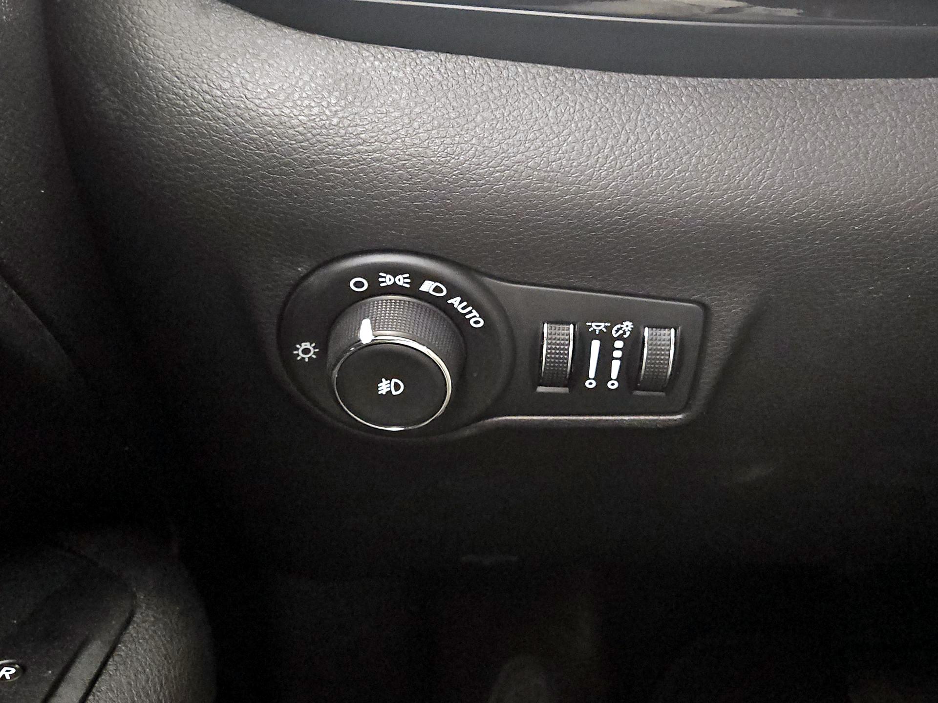 Thumbnail: 2022 Jeep Compass - 13