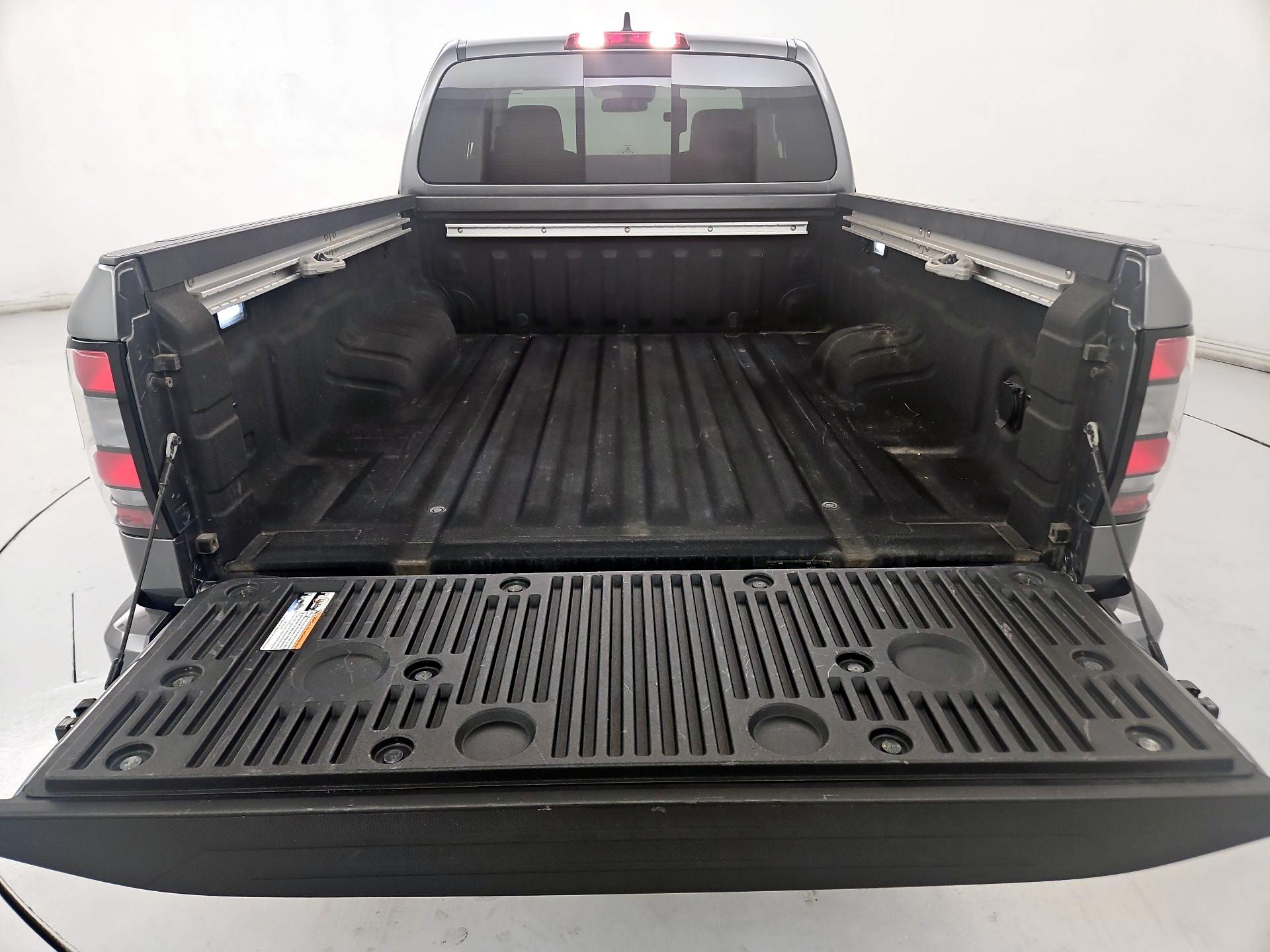 Thumbnail: 2024 Nissan Frontier - 19