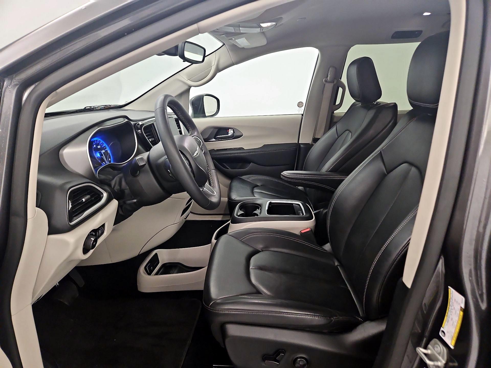 Thumbnail: 2023 Chrysler Pacifica - 11