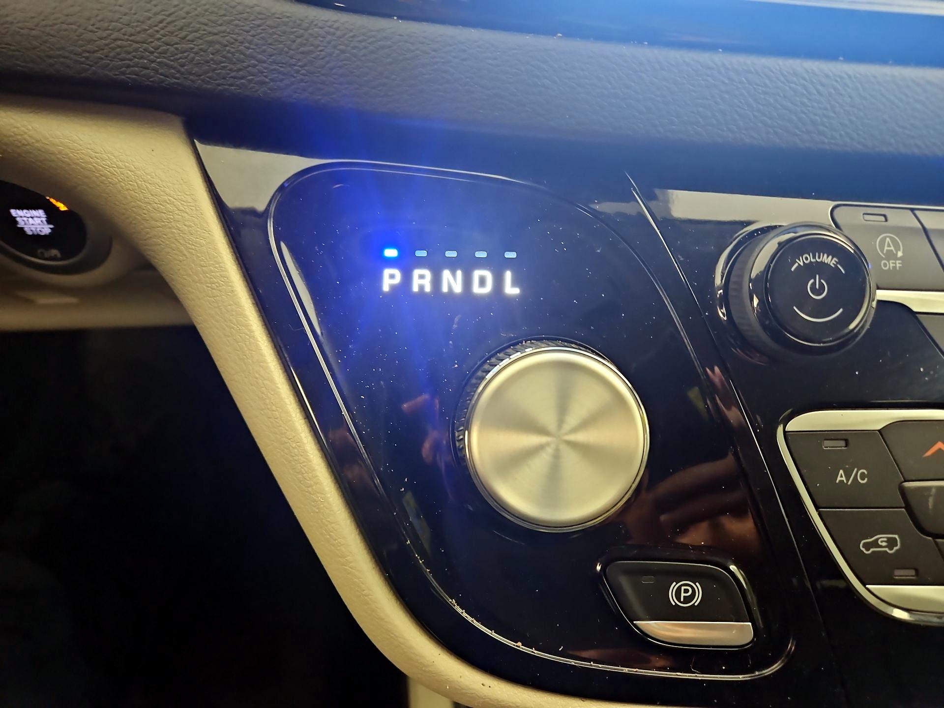 Thumbnail: 2023 Chrysler Pacifica - 17