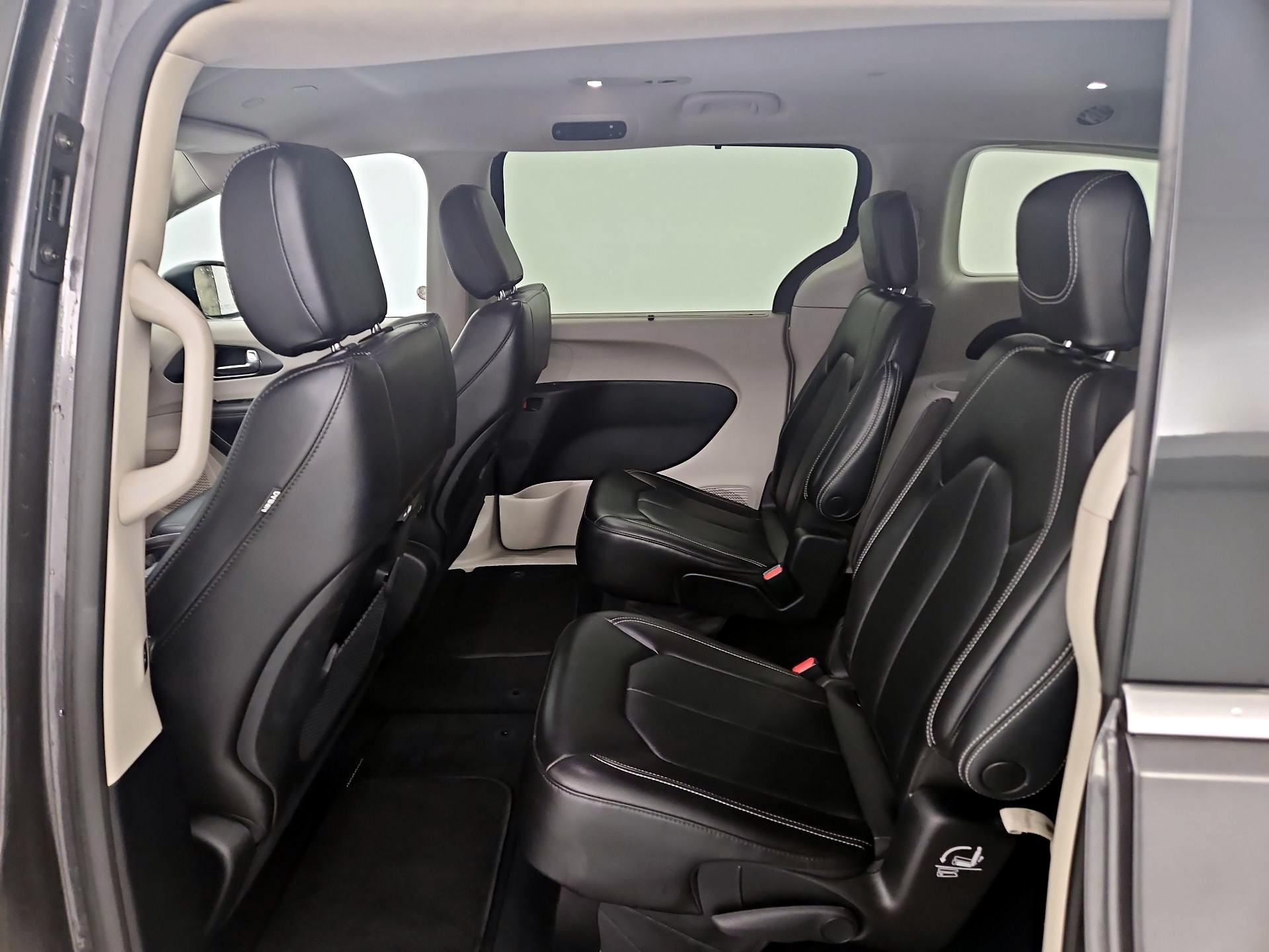 Thumbnail: 2023 Chrysler Pacifica - 19