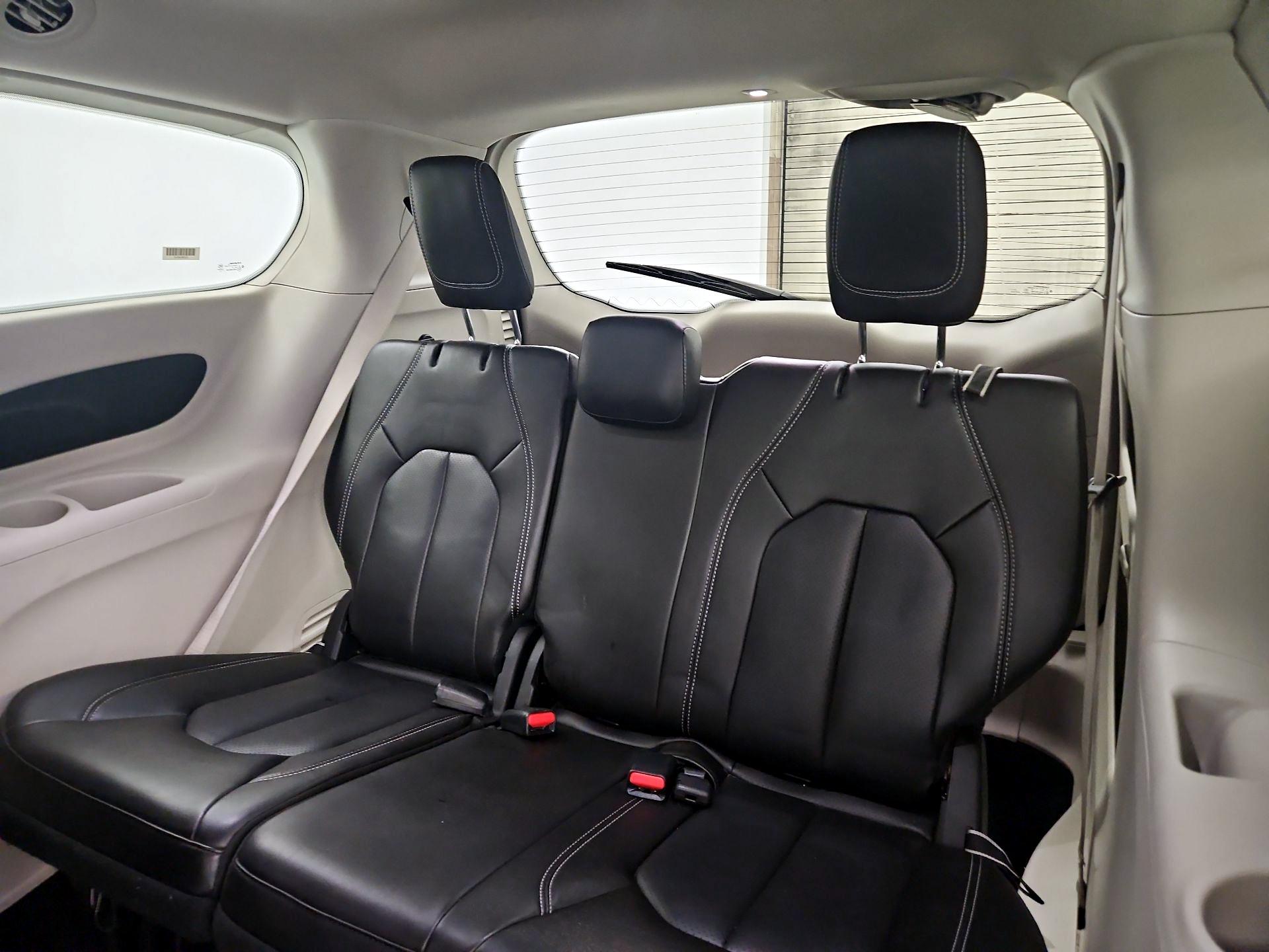 Thumbnail: 2023 Chrysler Pacifica - 20