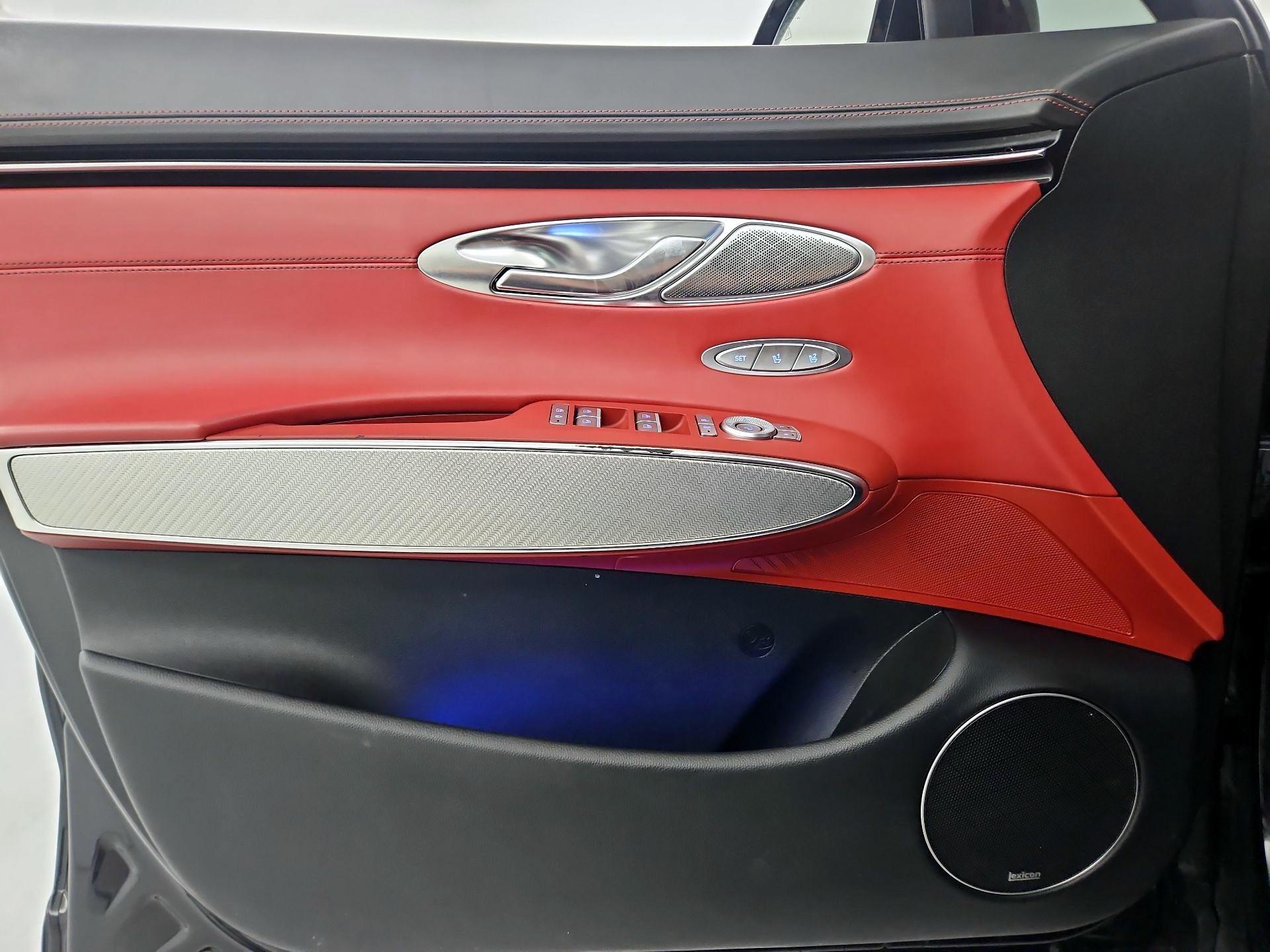 Thumbnail: 2023 Genesis GV70 - 10