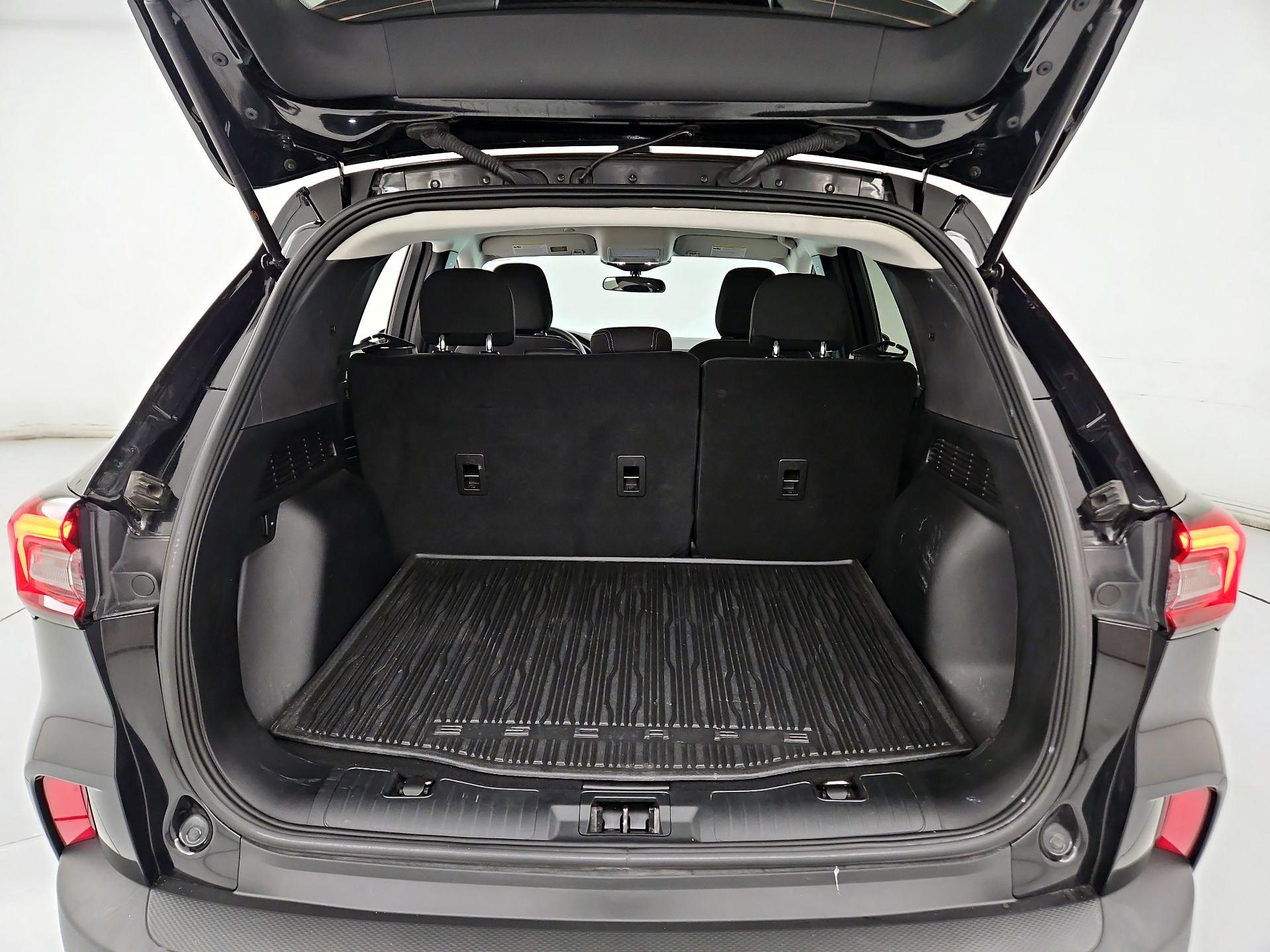 Thumbnail: 2023 Ford Escape - 20