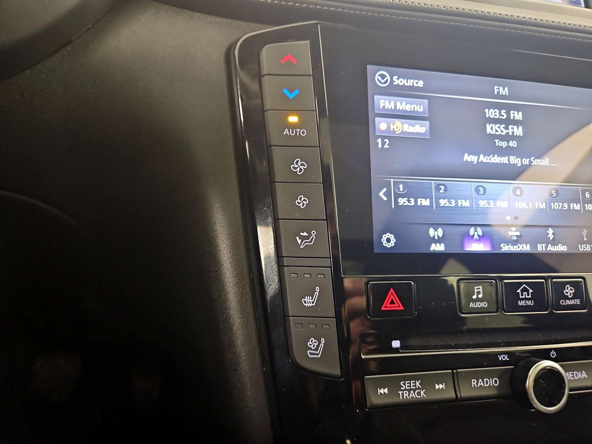 Thumbnail: 2023 INFINITI QX50 - 17