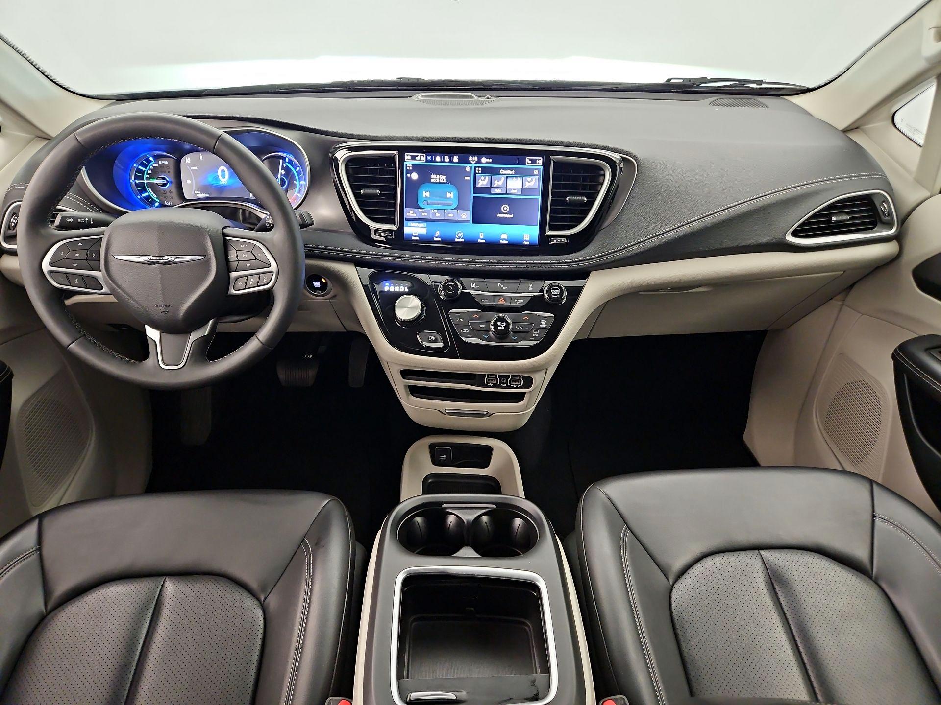 Thumbnail: 2023 Chrysler Pacifica - 9