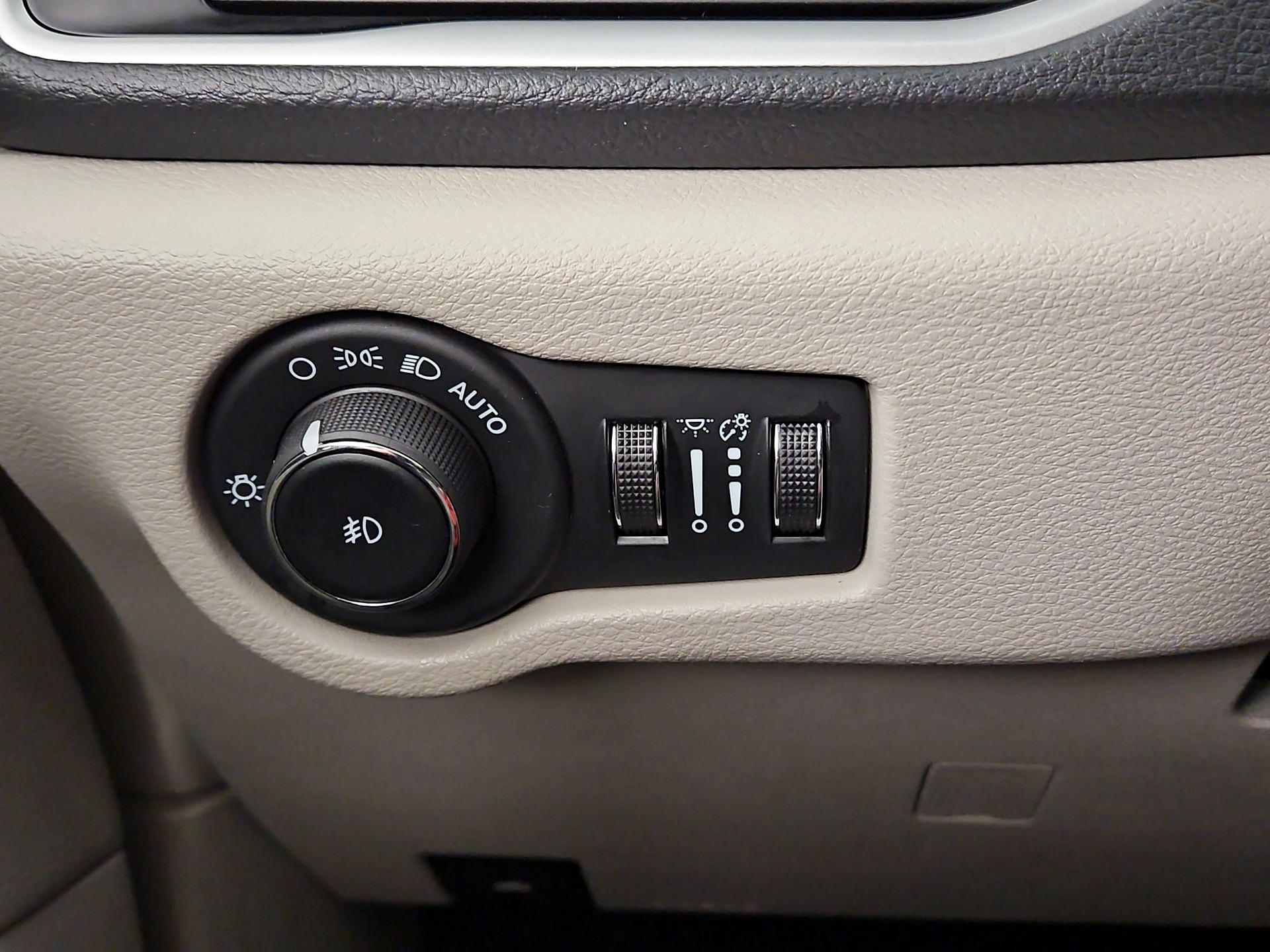 Thumbnail: 2023 Chrysler Pacifica - 13