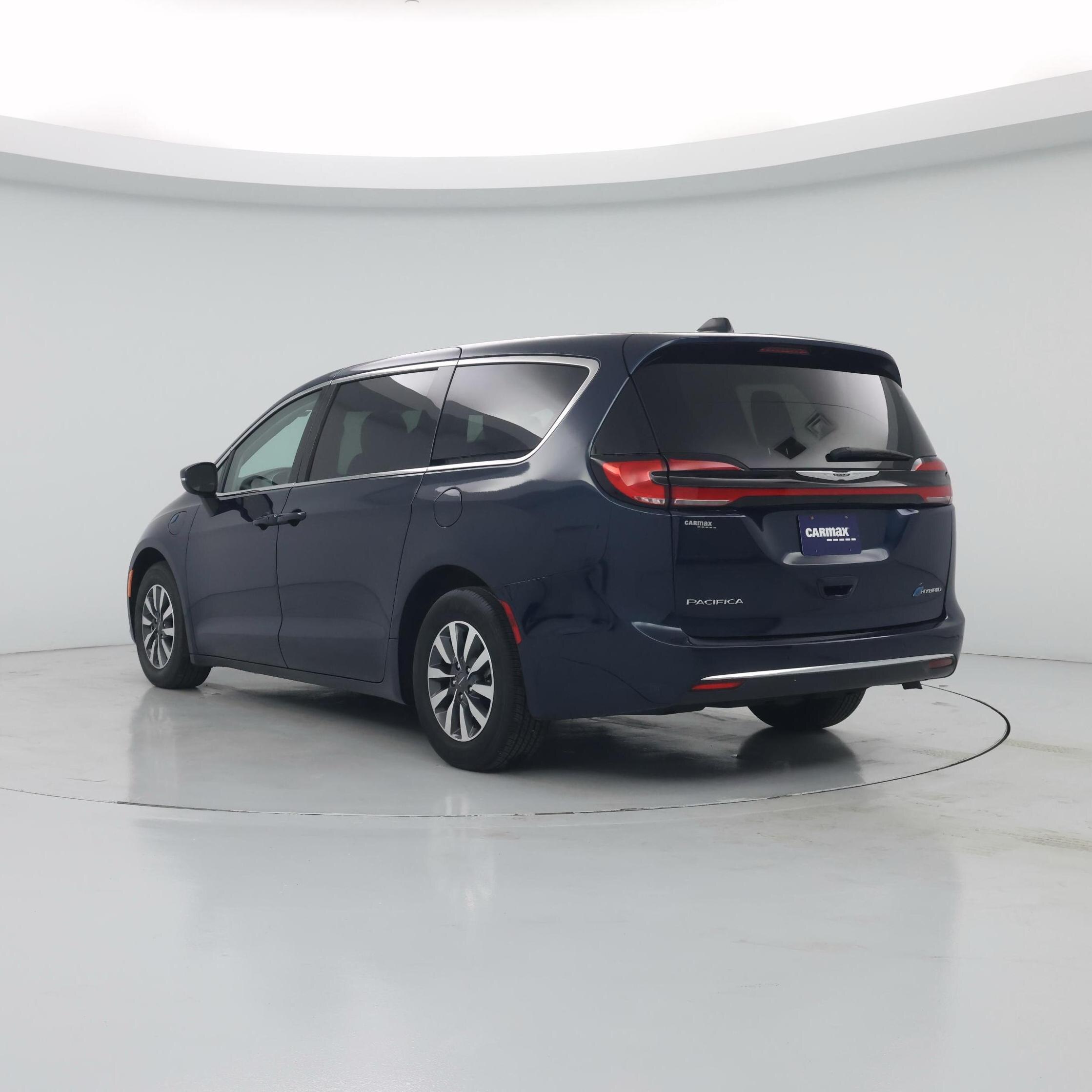 Thumbnail: 2023 Chrysler Pacifica - 2