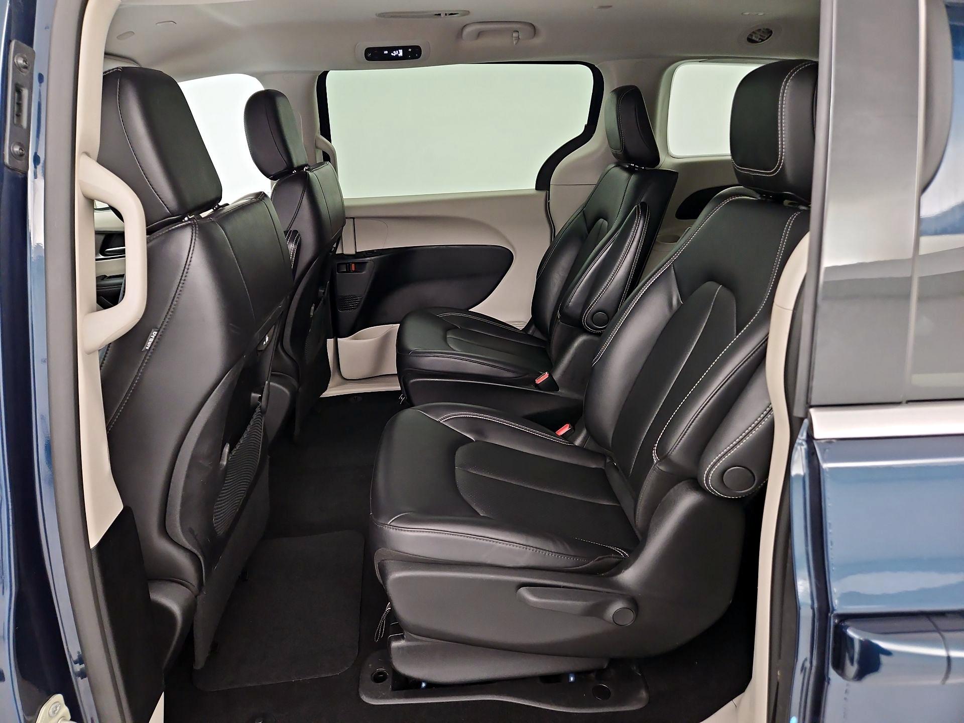 Thumbnail: 2023 Chrysler Pacifica - 19