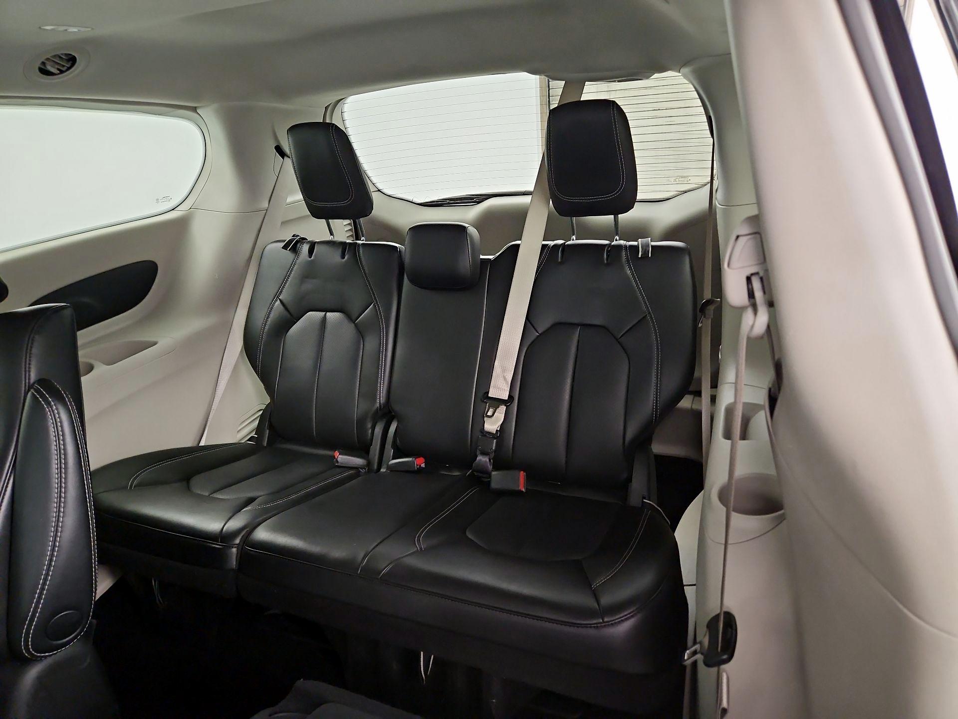 Thumbnail: 2023 Chrysler Pacifica - 20