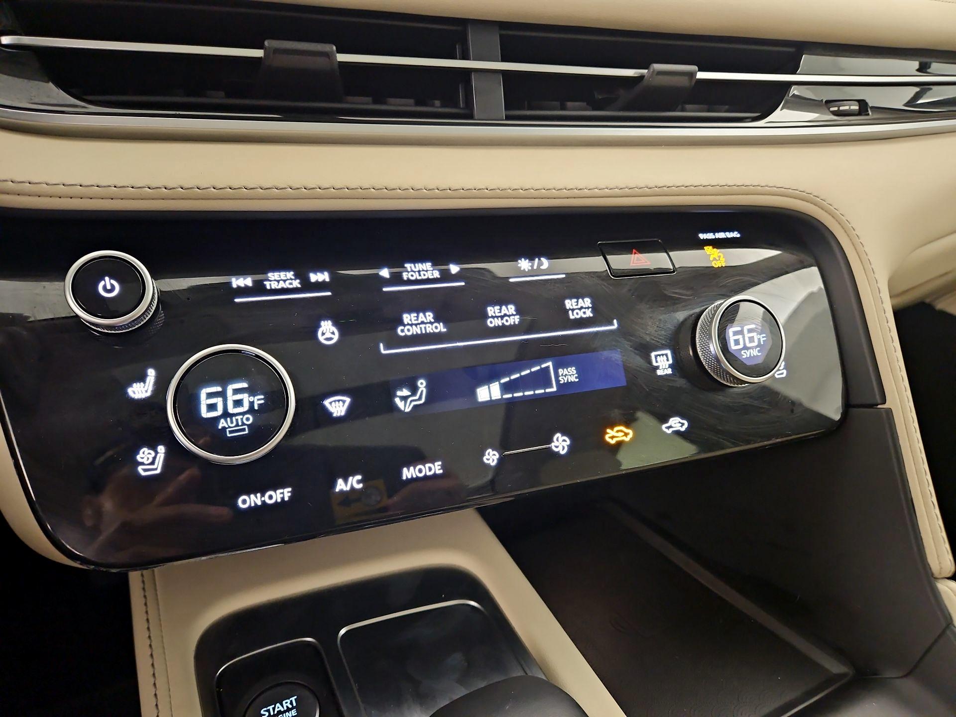 Thumbnail: 2023 INFINITI QX60 - 16