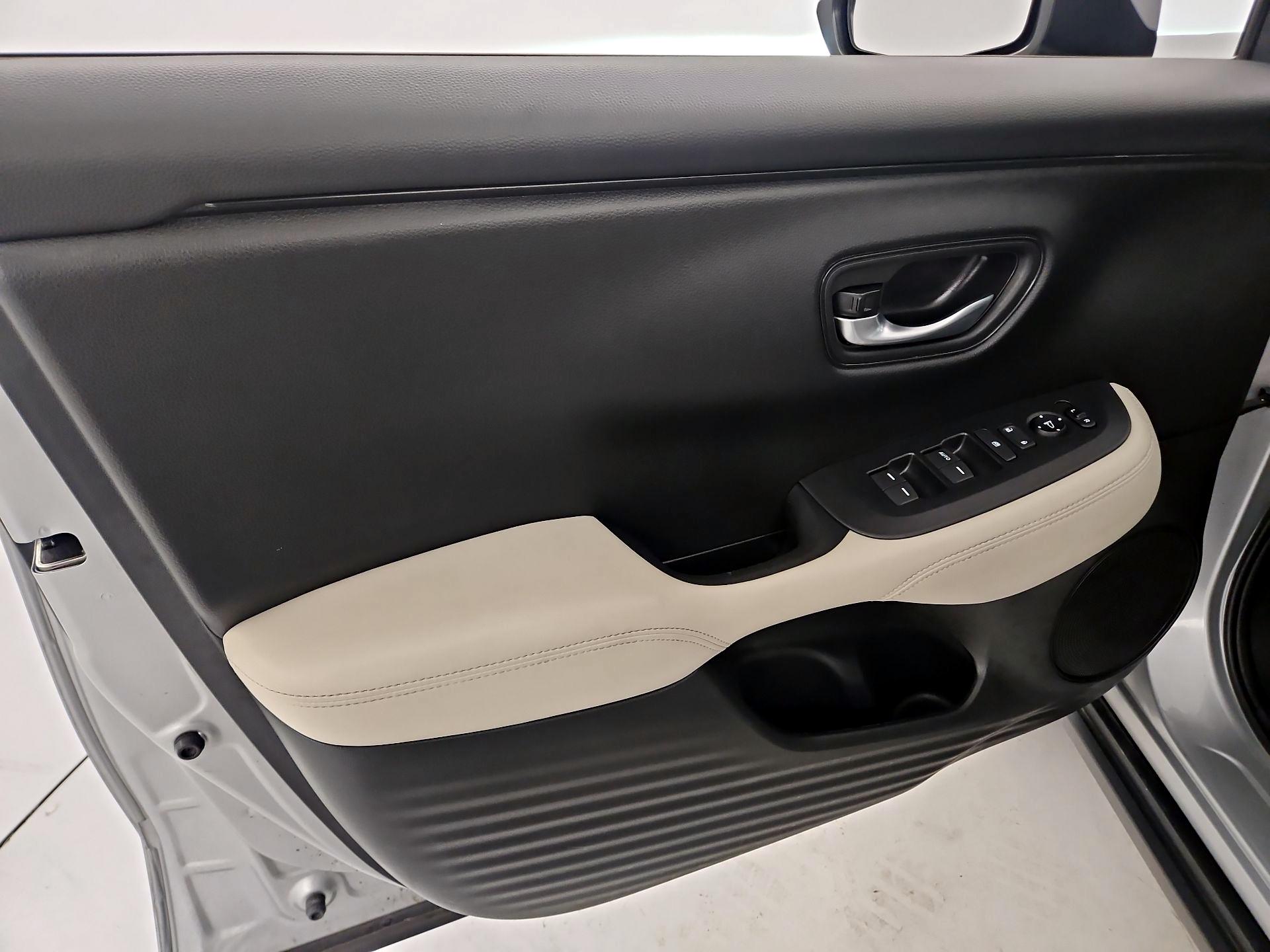 Thumbnail: 2025 Honda HR-V - 12